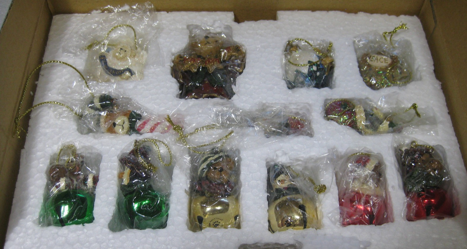 Boyd’s 2004 Holiday 13 Mini Ornaments & Tree Topper CHRISTMAS BELLS bears Boyd’s 2004 Holiday 13 Mini Ornaments & Tree Topper CHRISTMAS BELLS bears
