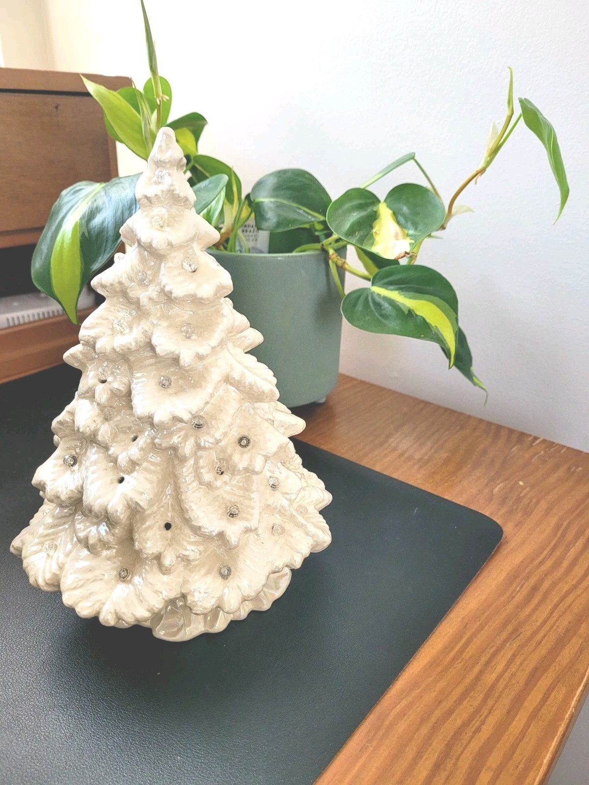 Vintage Ceramic Pearl White Table Top Christmas Tree 9\