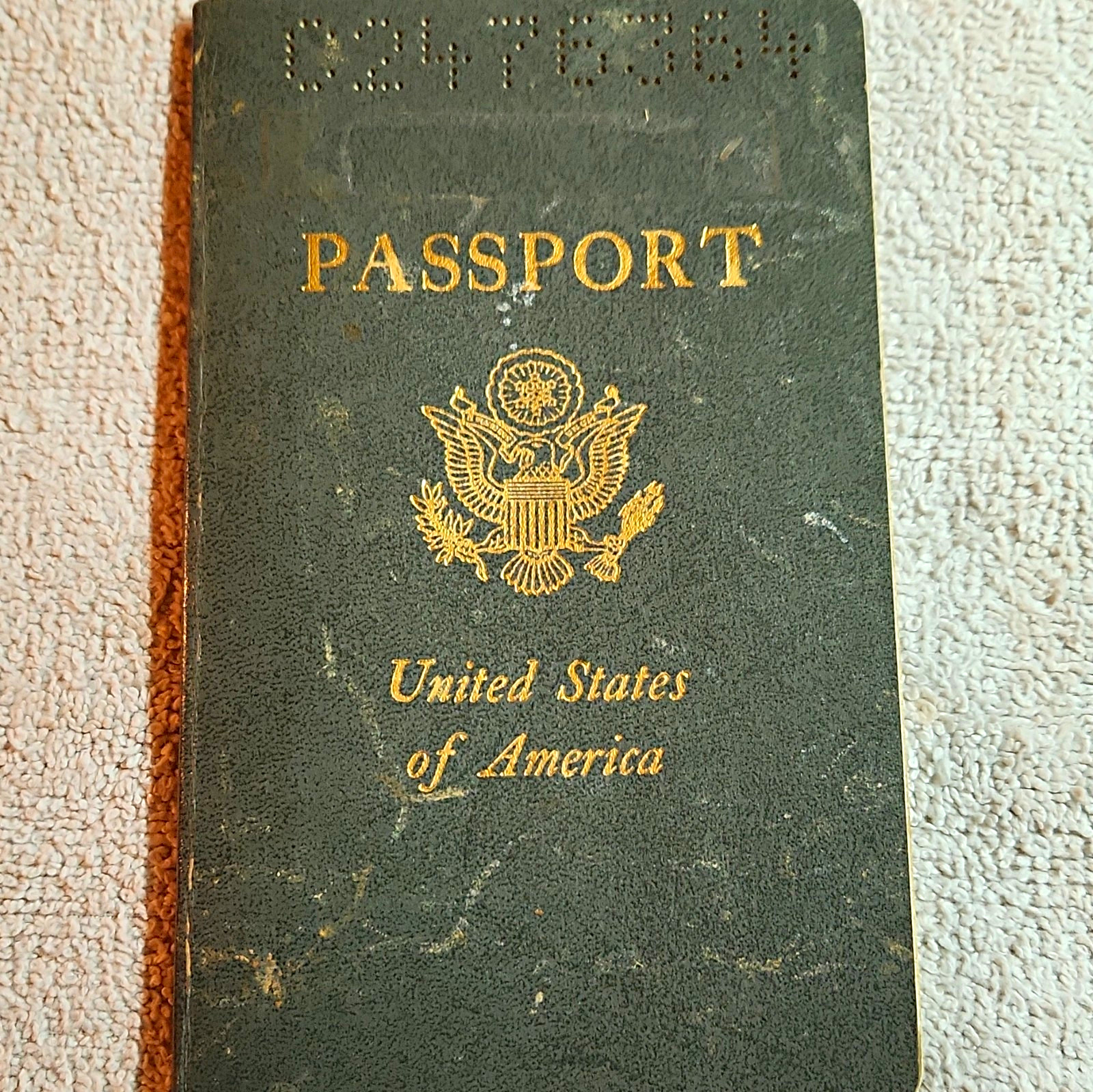 VINTAGE 1972 UNITED STATES AMERICA  PASSPORT AMERICAN TEEN BOY MAN EXPIRED 1977