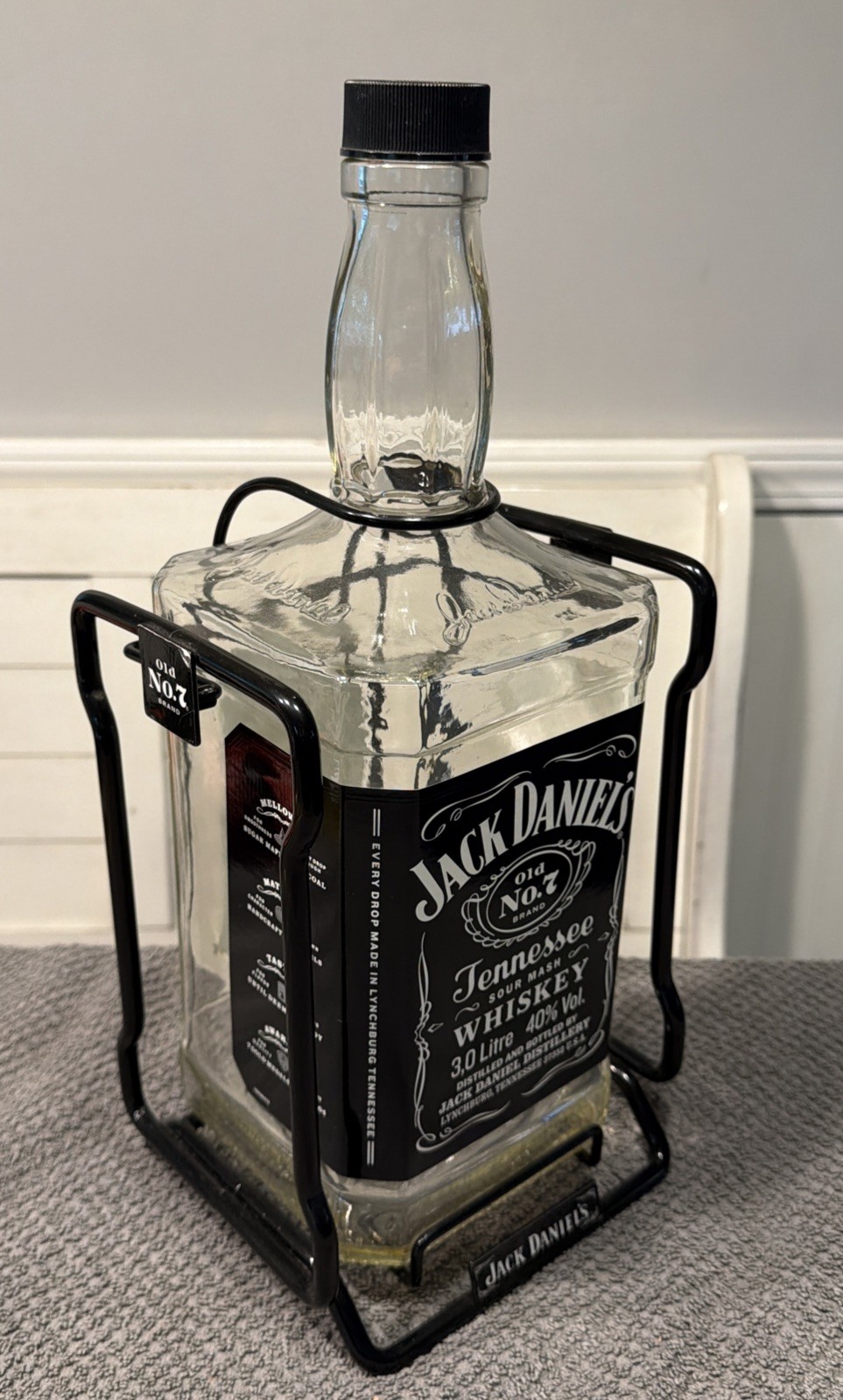 Jack Daniels BIG 3 liter Old No 7 Whiskey Bottle Bar Display Swing Stand Decor 