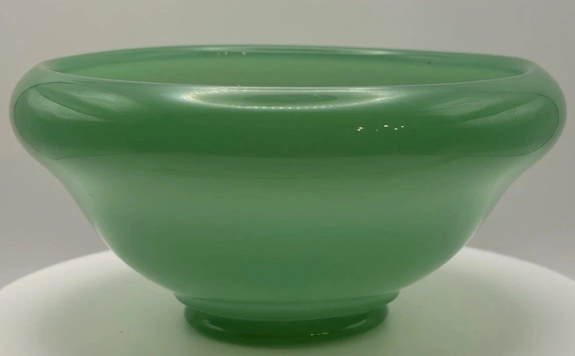 Rare 1920’s Fenton Jadeite Rolled Edge Console Bowl, Excellent Condition