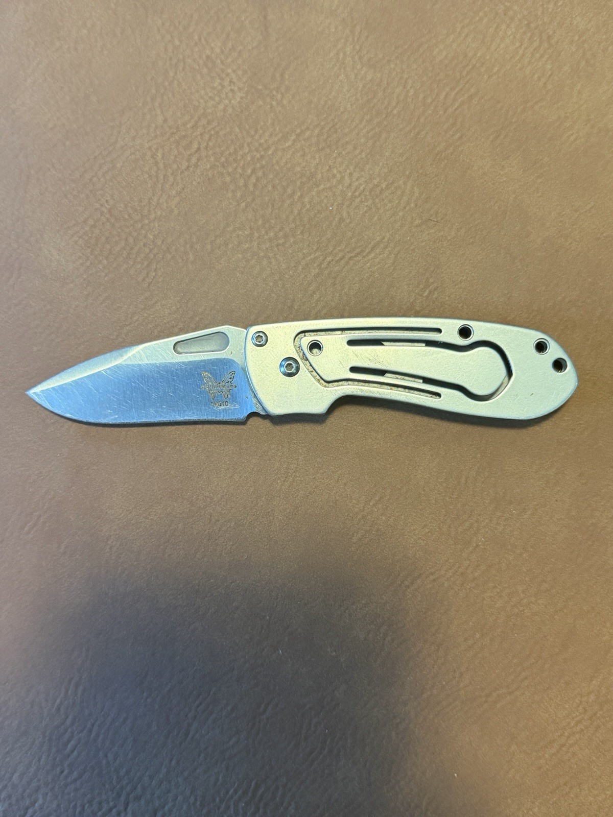 Benchmade 10610 Benchmite II McHenry & Williams - Missing Parts Read Description