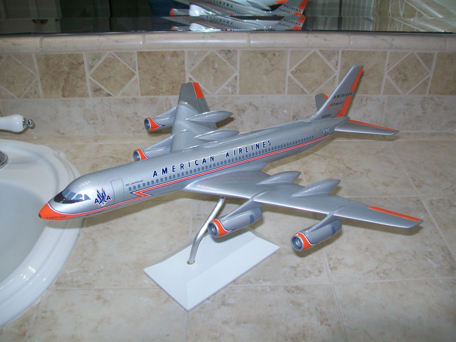 Atlantic Models American Airlines Convair 990 Model 1/100 Pacmin Style Atlantic Models American Airlines Convair 990 Model 1/100 Pacmin Style