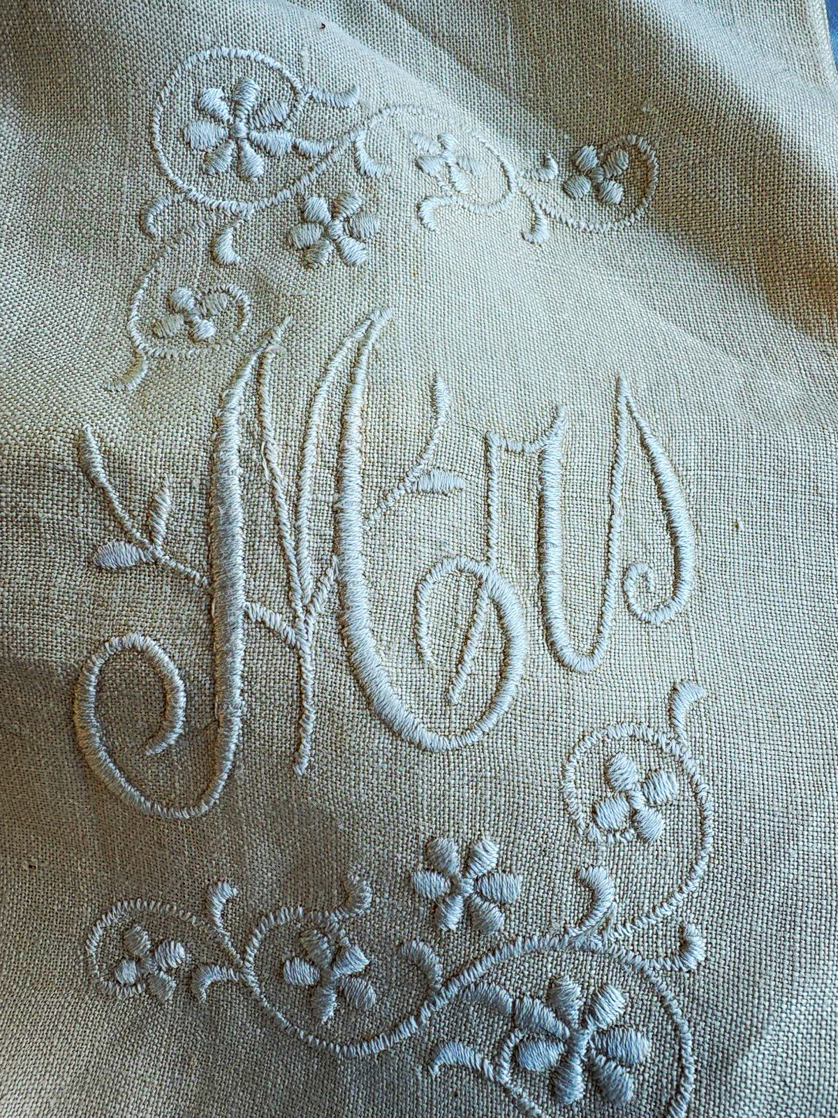 Vintage Set of 2 yellow Linen Monogrammed Embroidered Hand Towel s Vintage Set of 2 yellow Linen Monogrammed Embroidered Hand Towel s