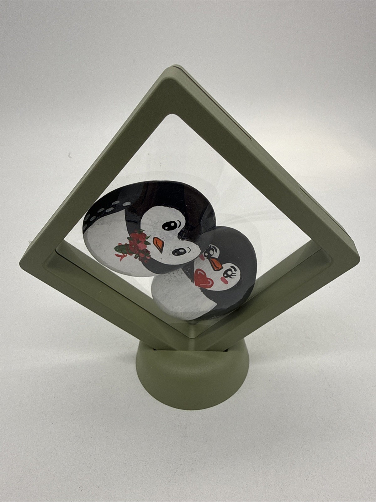 Limima Penguin Couple Pebble Art * Tabletop Keepsake For Wife’s Birthday * NEW