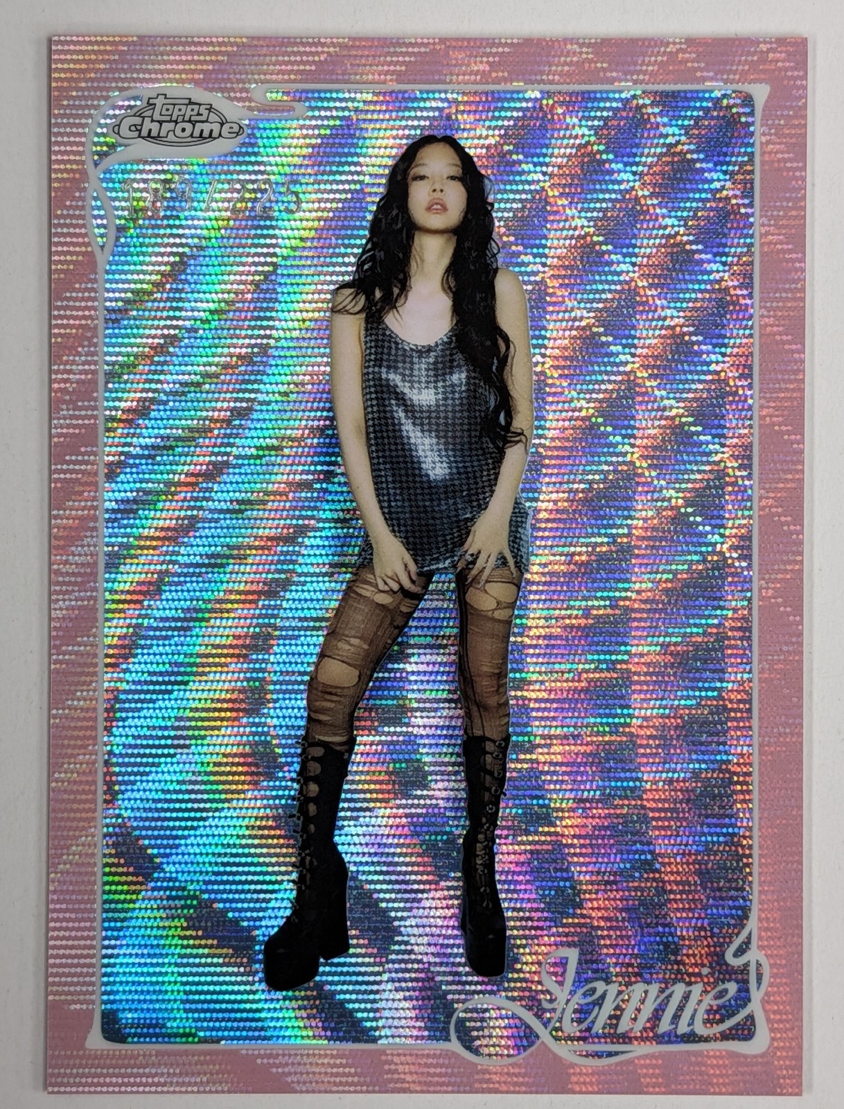 2026 Topps Chrome x Jennie .. Base Card #10 .. Pink Wave Refractor .. #189/225 2026 Topps Chrome x Jennie .. Base Card #10 .. Pink Wave Refractor .. #189/225