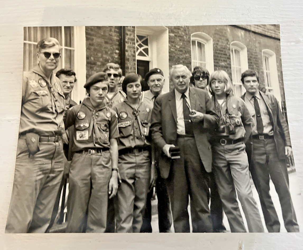 American Boy Scout Troop with Prime Minister Harold Wilson Photo Photograph 1975
