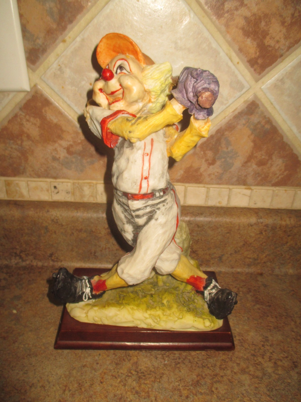 VTG MICENA COLLECTION CLOWN RESIN BASEBALL BATTER ON WOODEN BASE