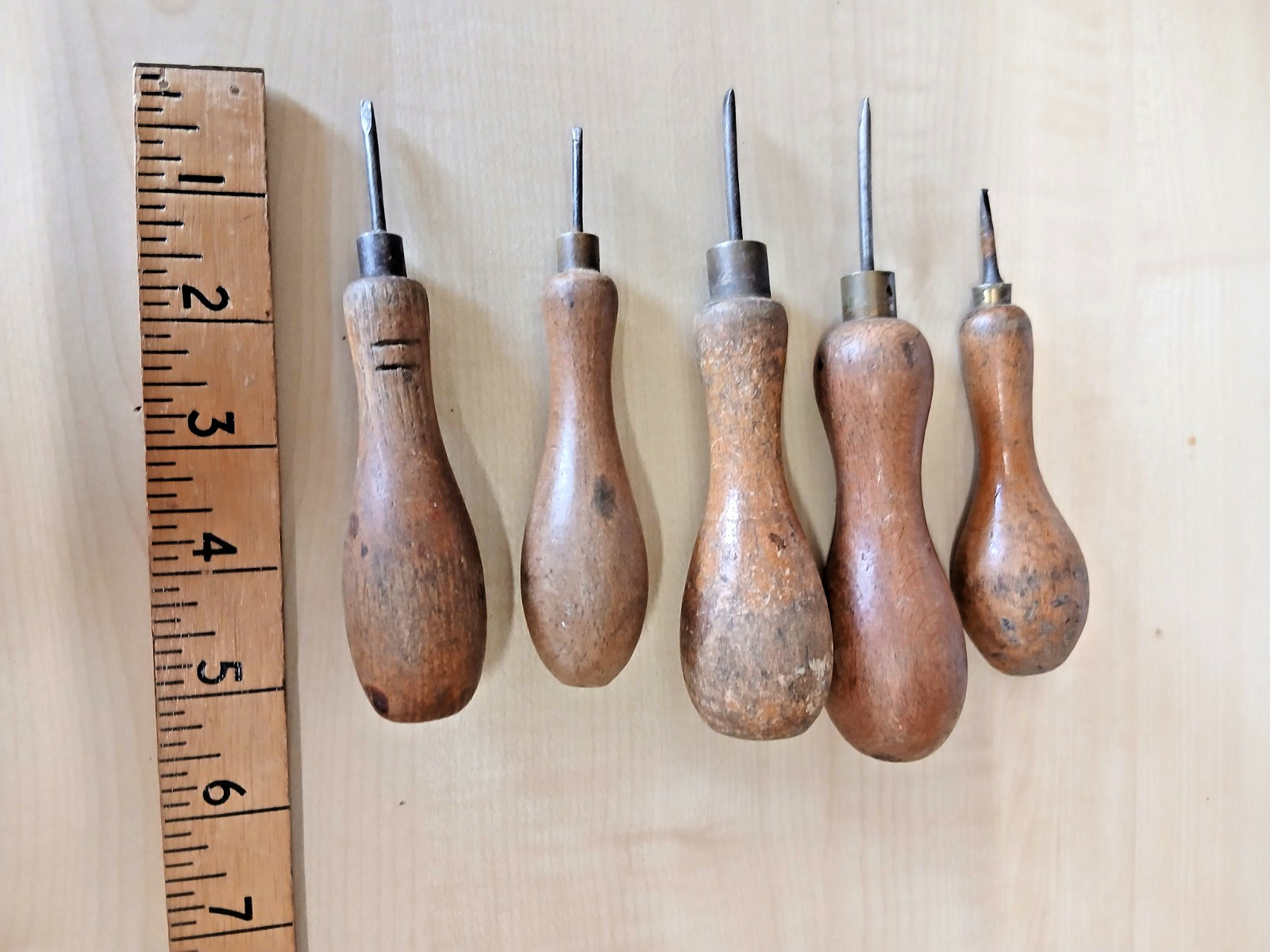 5 x Vintage screwdrivers and bradles
