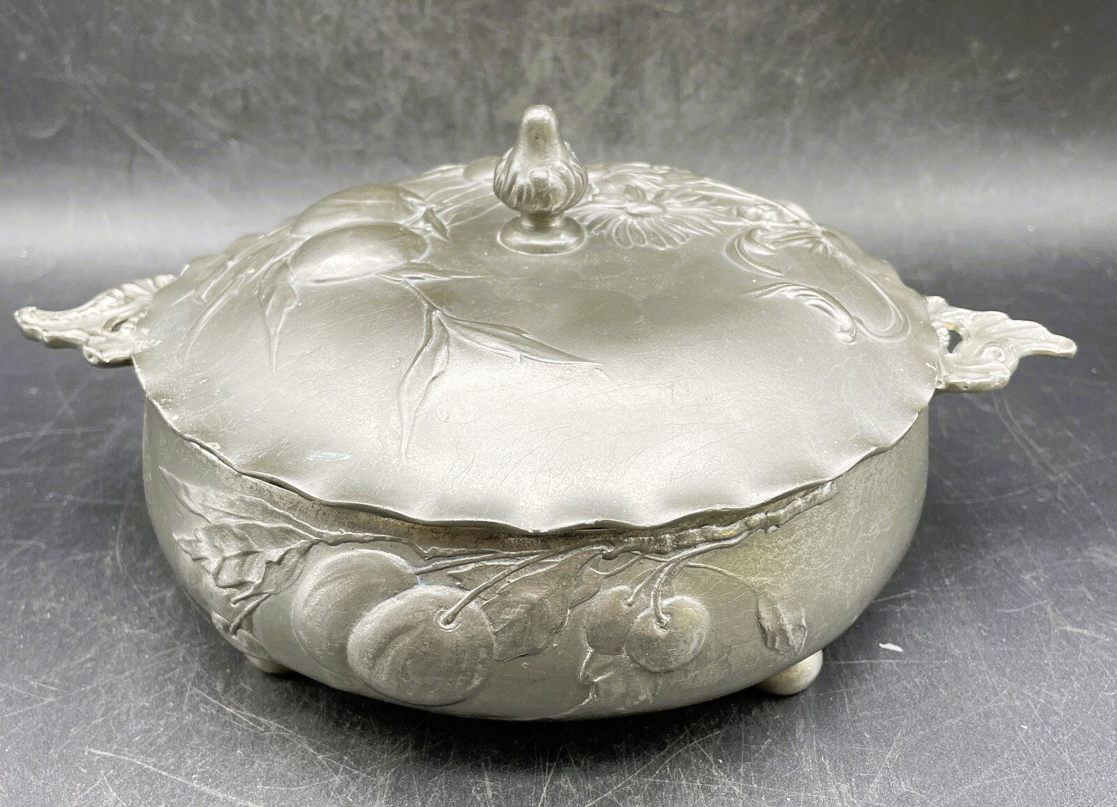Antique circa 1900 Art Nouveau KAYSERZINN Pewter Tureen Floral & Fruit 4037