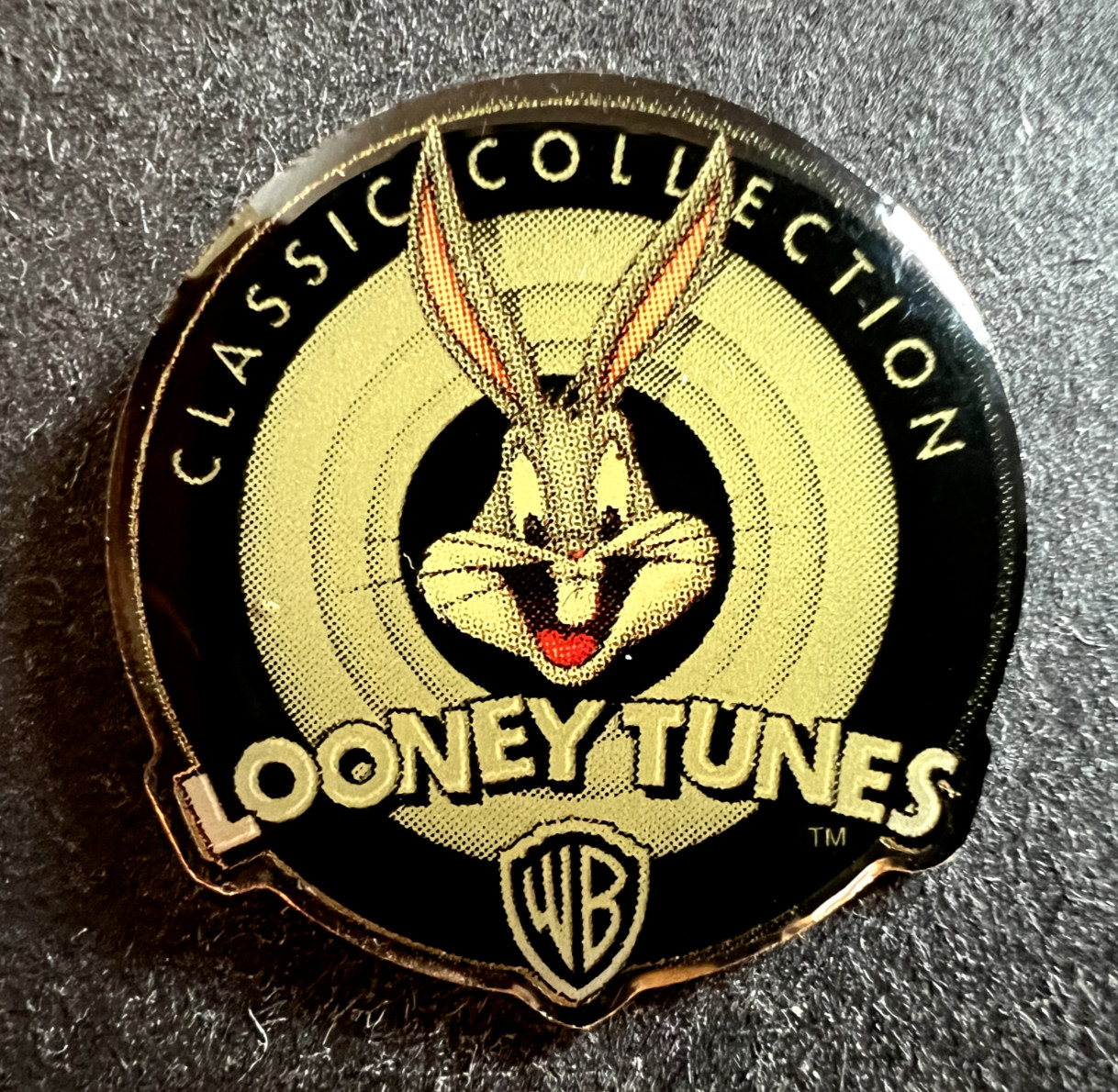 Vintage Looney Tunes BUGS BUNNY Classic Warner Bros 1998 Collectible Trading Pin
