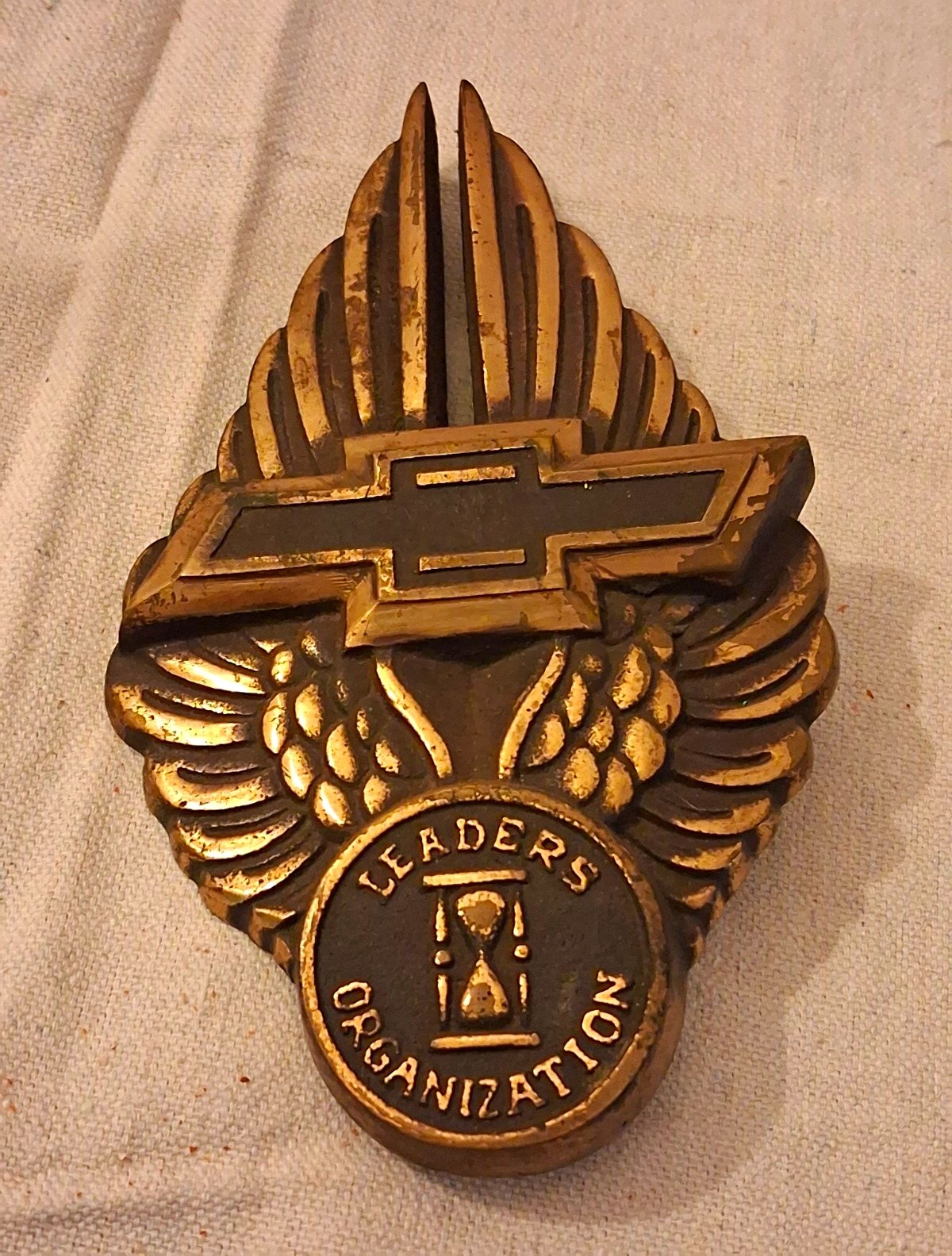 Vintage Chevrolet Leaders Organization or Legion of Leaders winged emblem/badge