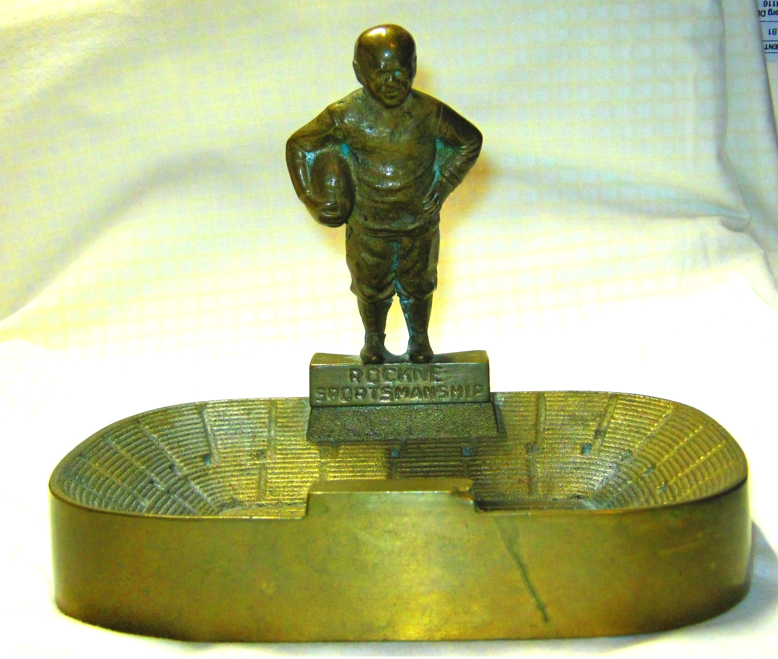 VINTAGE KNUTE ROCKNE SPORTSMANSHIP AWARD NOTRE DAME FOOTBALL STADIUM BRONZE