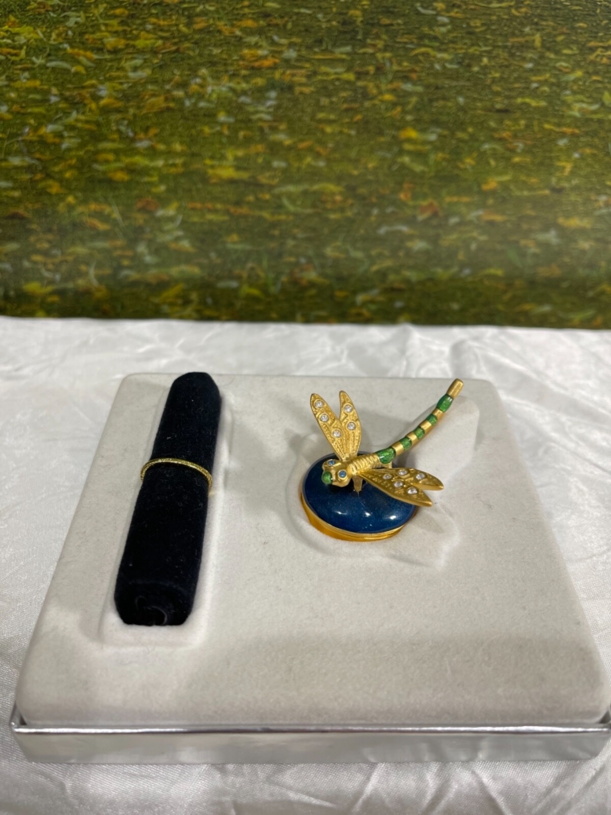 Collectable 2003 Estée Lauder .8g Pleasure Precious Dragon Fly Solid Perfume Collectable 2003 Estée Lauder .8g Pleasure Precious Dragon Fly Solid Perfume