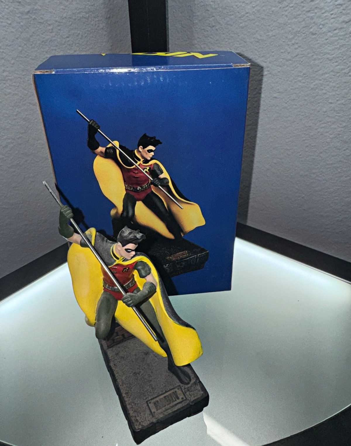 DC Comics Robin Resin Figurine Statue w/ Box Vintage 1997 Black/Yellow/Red/Green