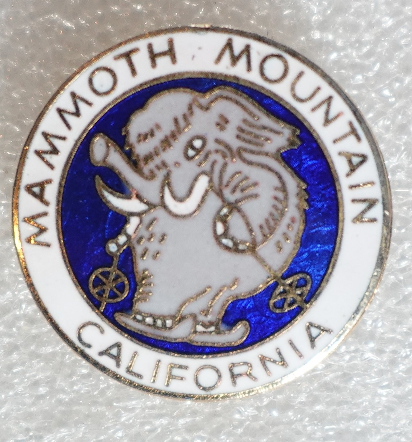 Mammoth Mountain Pinback Button Skiing California approx. 1\