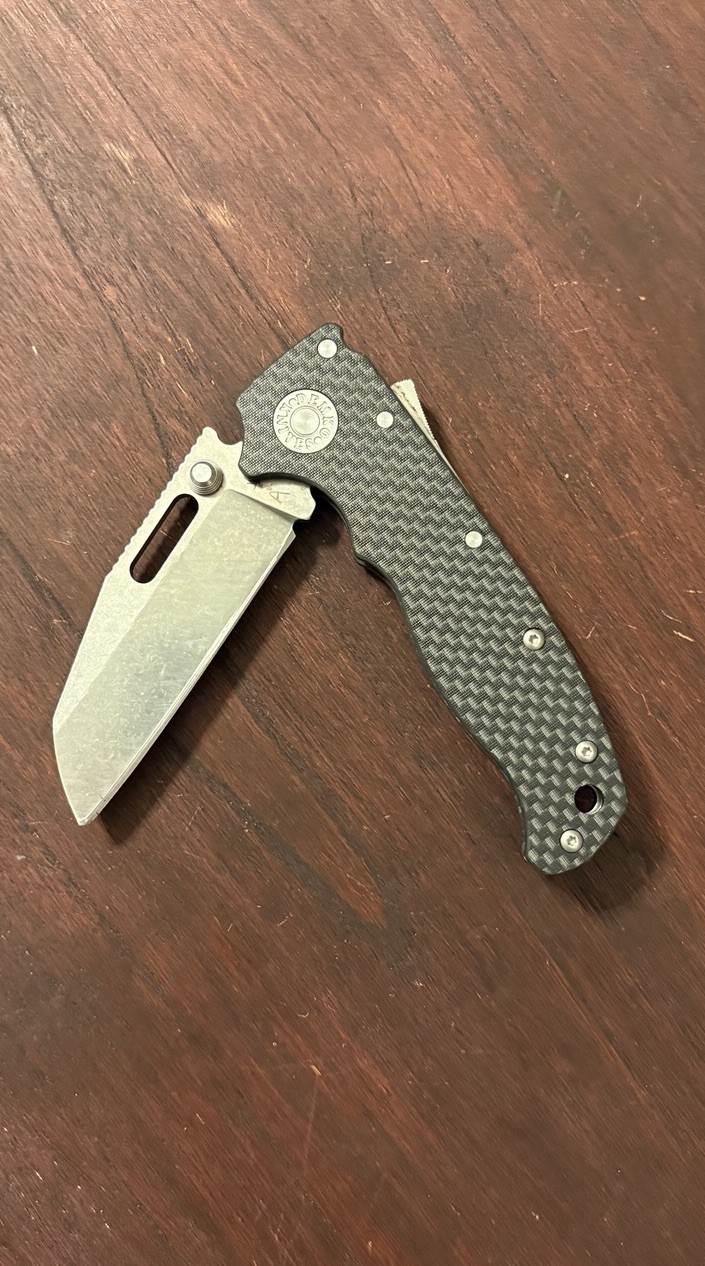 Demko AD 20.5-S35VN Plain Edge Shark Foot Blade-Black G10 Handles