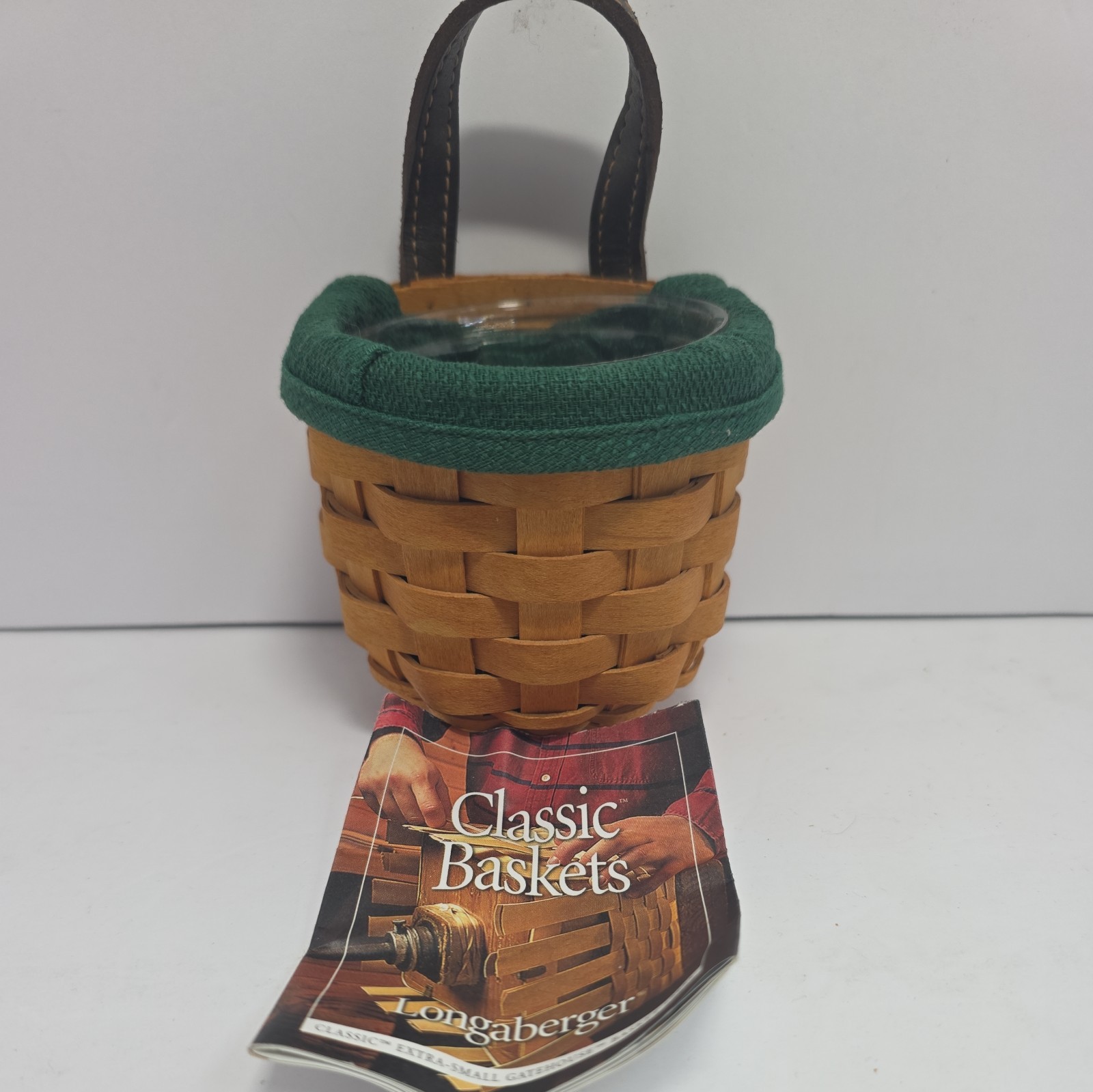 Longaberger 2002 Small Gatehouse Basket W/ Fabric Liner & Protector #12433 (C3) Longaberger 2002 Small Gatehouse Basket W/ Fabric Liner & Protector #12433 (C3)