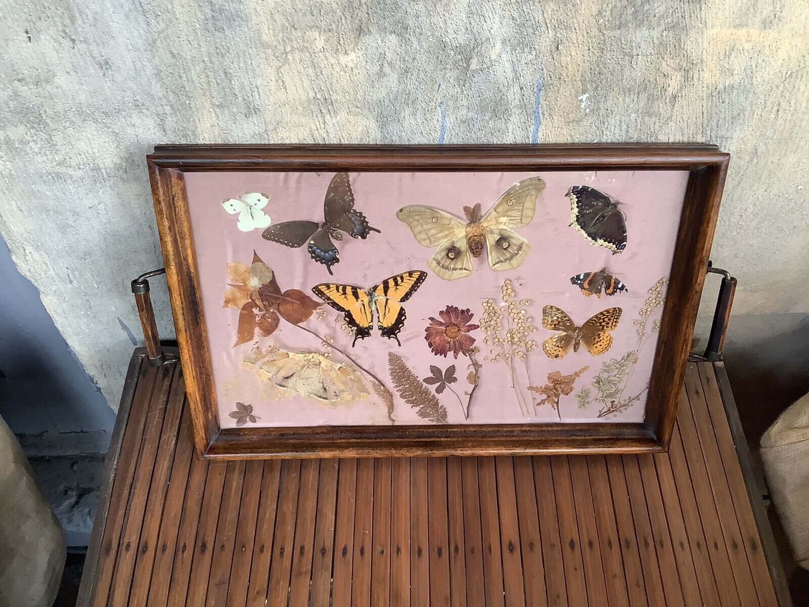 VINTAGE DRIED PRESSED FLOWER & BUTTERFLY SERVING/VANITY/WOODEN TRAY W/HANDLES