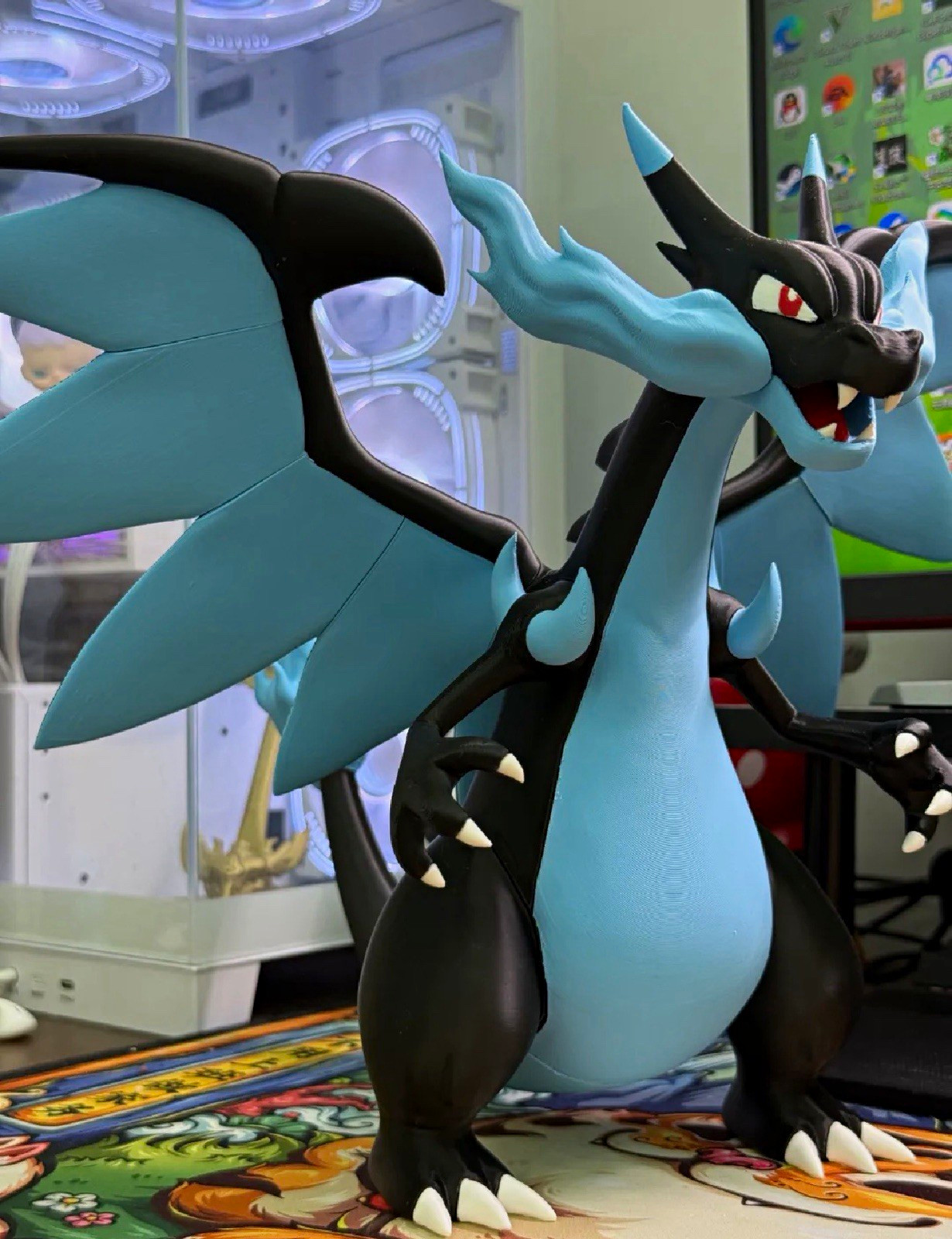 Charizard Pokemon Black & Blue Dragon Figure Statue Plastic Anime & Manga