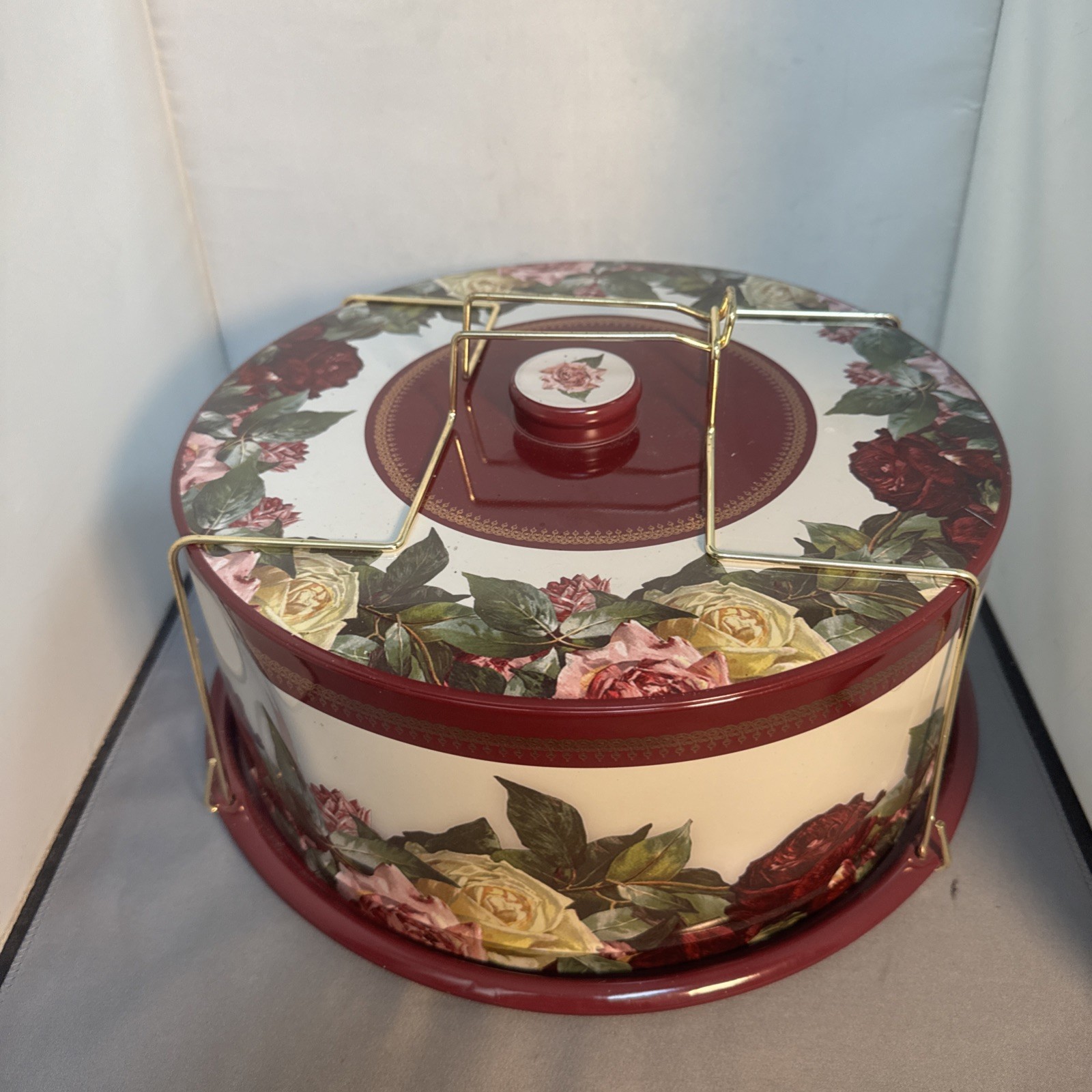 Victorian Trading Company Decorative Metal Cake Carrier