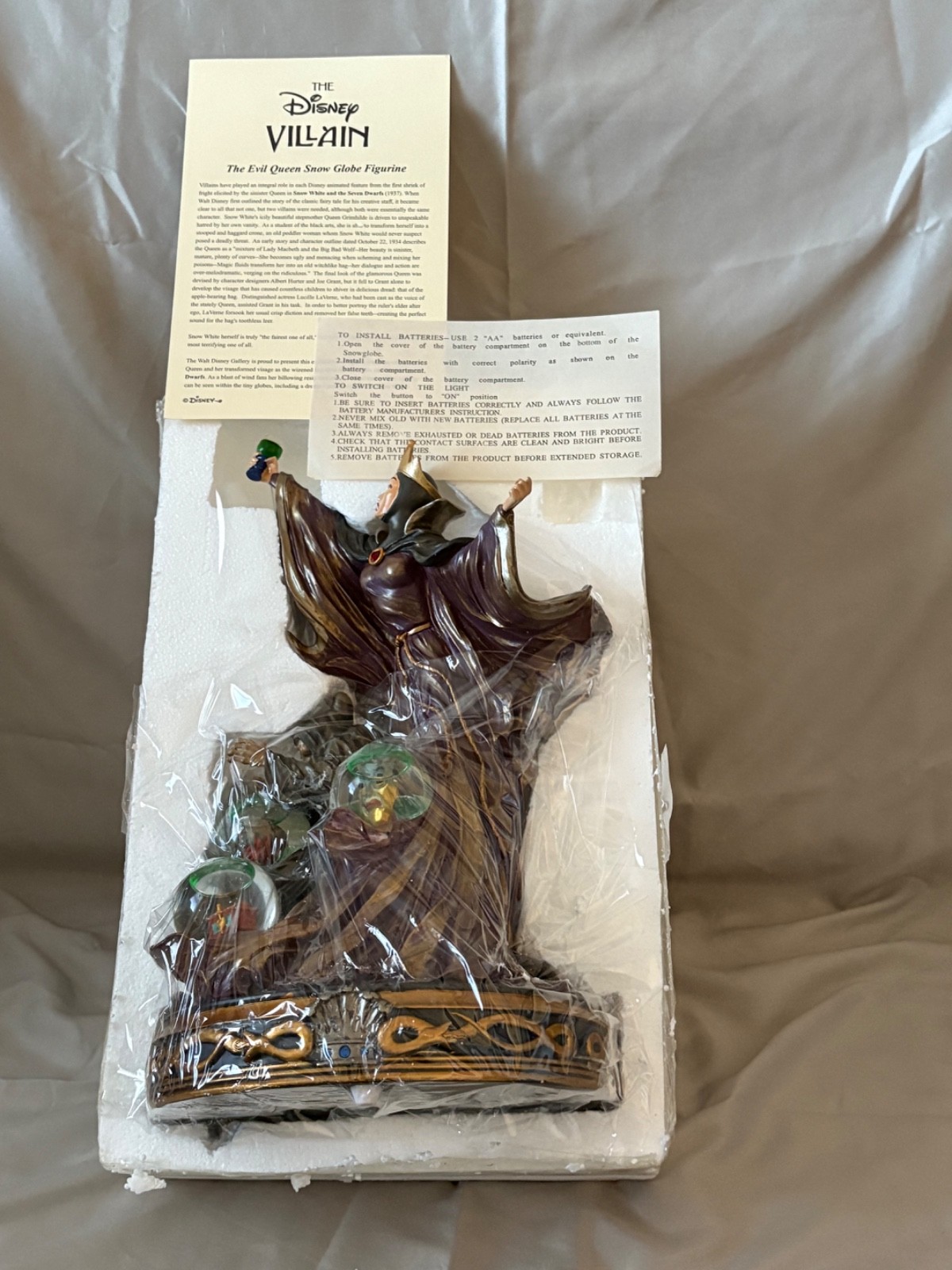 Rare Disney Snow Globe - New in Package - The Evil Queen Snow Globe Figurine