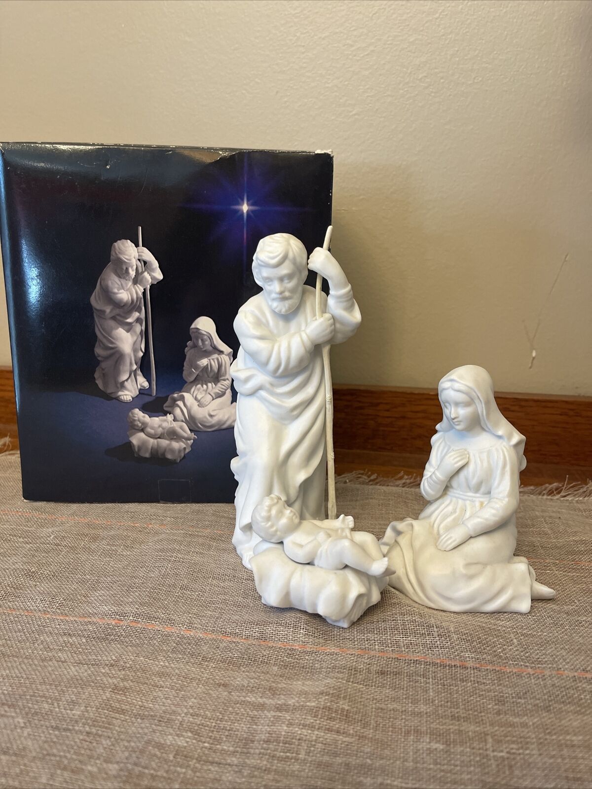 HOLY FAMILY Avon Nativity Porcelain Figurines Mary Joseph Baby Jesus Vtg 1981