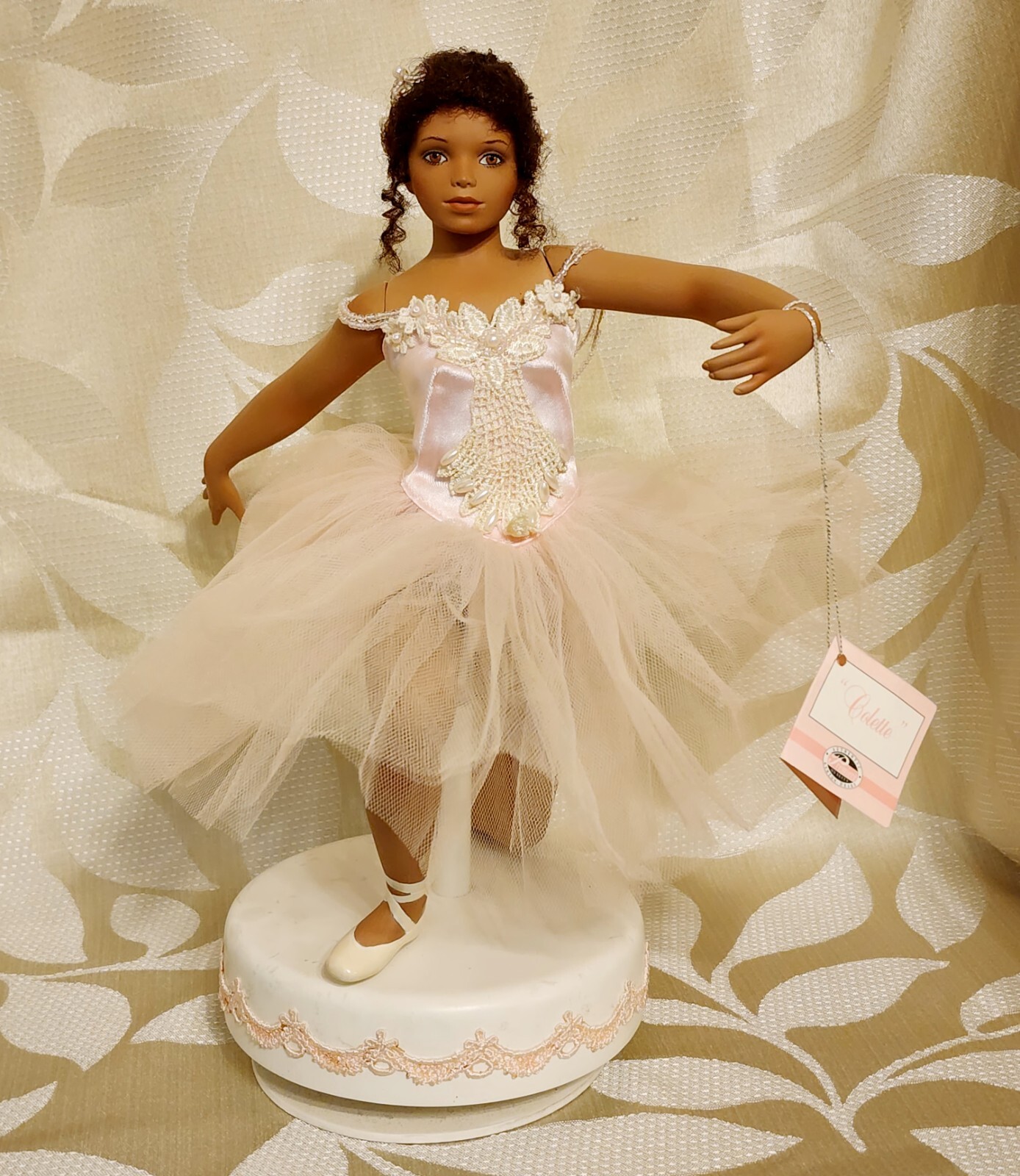 VINTAGE ASHTON DRAKE GALLERIES MUSICAL PORCELAIN BALLERINA - COLETTE