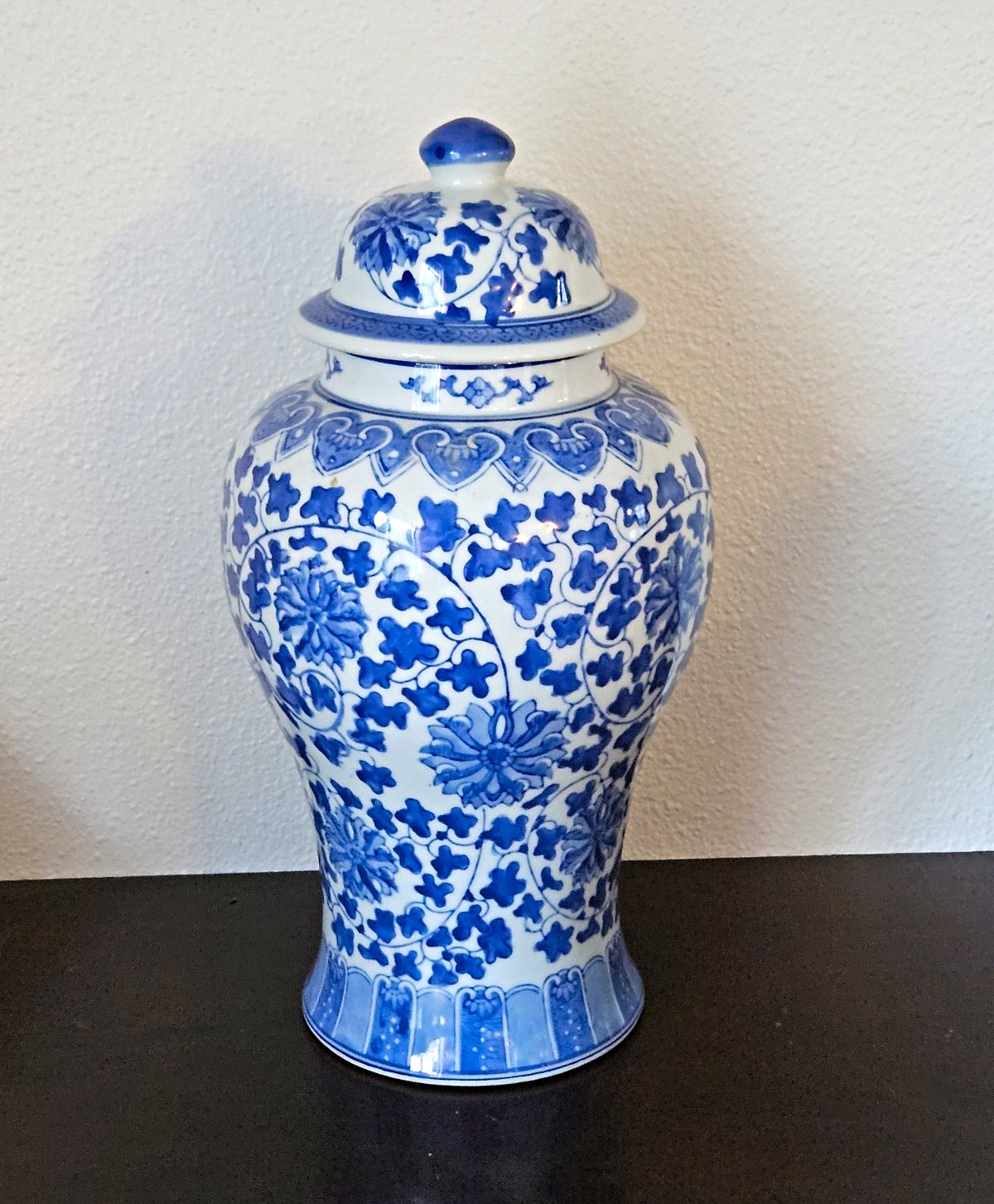 1970s Vintage Chinese Blue & White Porcelain Floral Lidded Temple Jar Vase