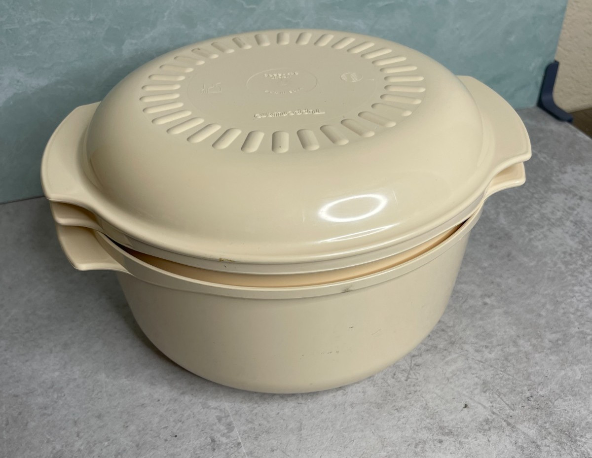 Vintage  3pc Tupperware 3 qt. and 1 3/4 qt Stack Cooker steamer system with lid