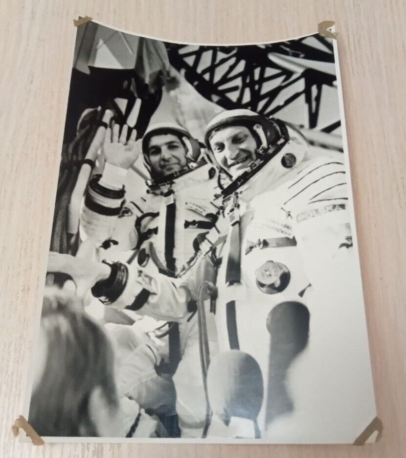 Photo  Soviet Cosmonauts USSR Klimuk and Germashevsky \