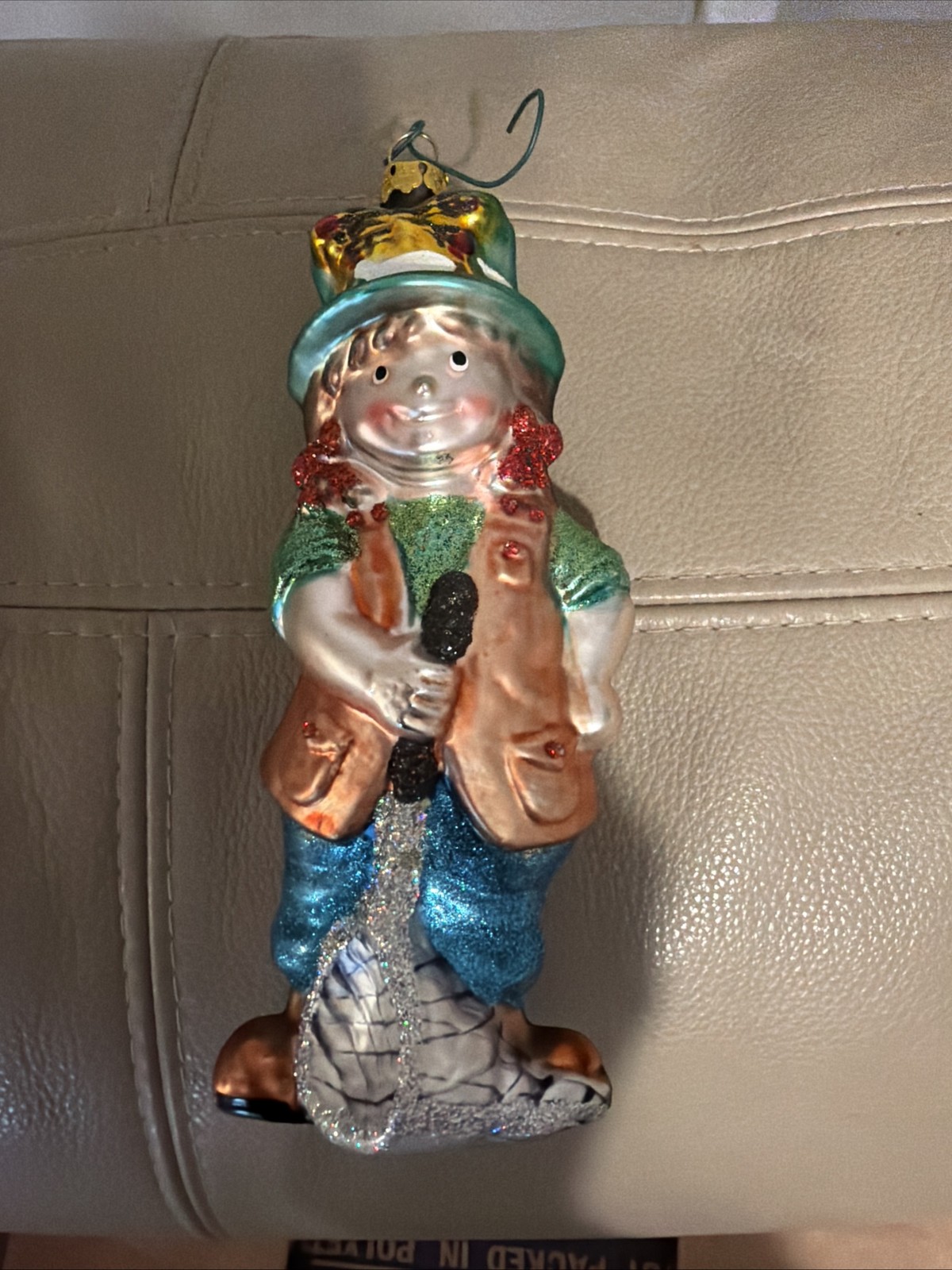 GLASS BLOWN CHRUSTMAS ORNAMENT.  