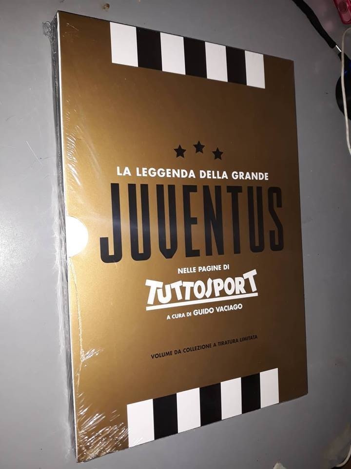 BOOK VOLUME THE LEGEND OF THE GREAT FC JUVENTUS IN THE PAGES OF TUTTOSPORT GOLD