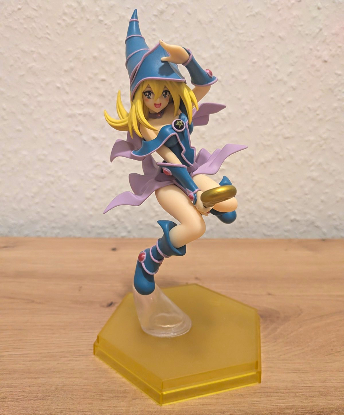 Yu-Gi-Oh Dark Magician Girl Figure Display Figure Plastic with Stand