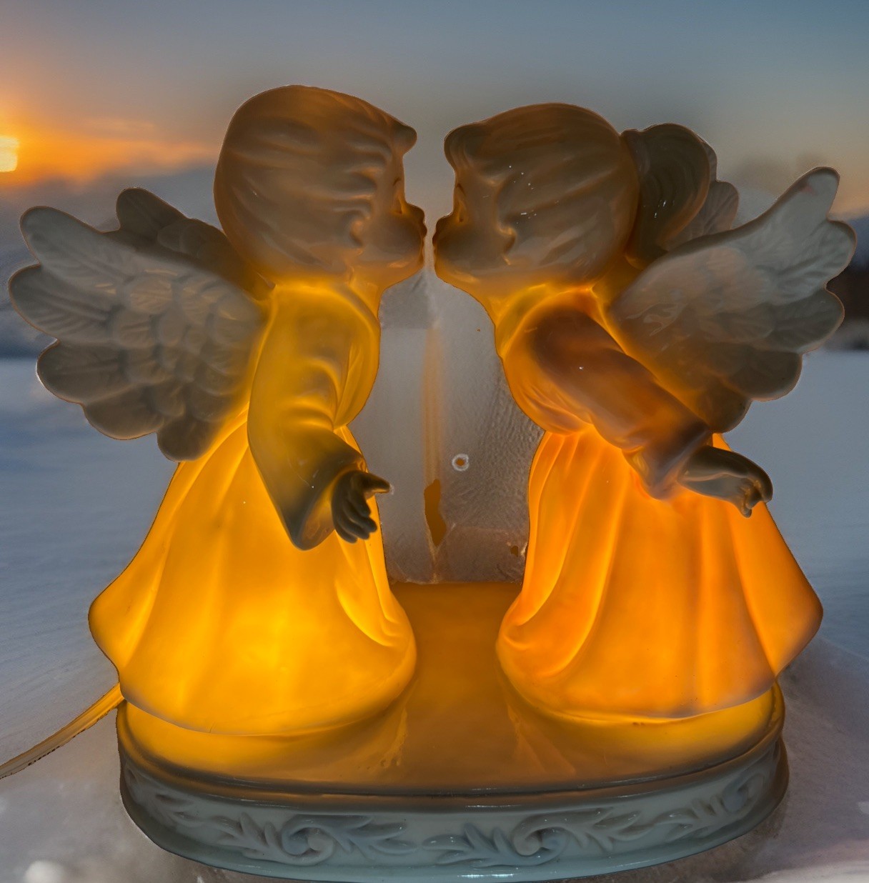Vtg Kissing Angels Pastel (Pink & Green) Ceramic Night Light Table Lamp MINT 6” Vtg Kissing Angels Pastel (Pink & Green) Ceramic Night Light Table Lamp MINT 6”