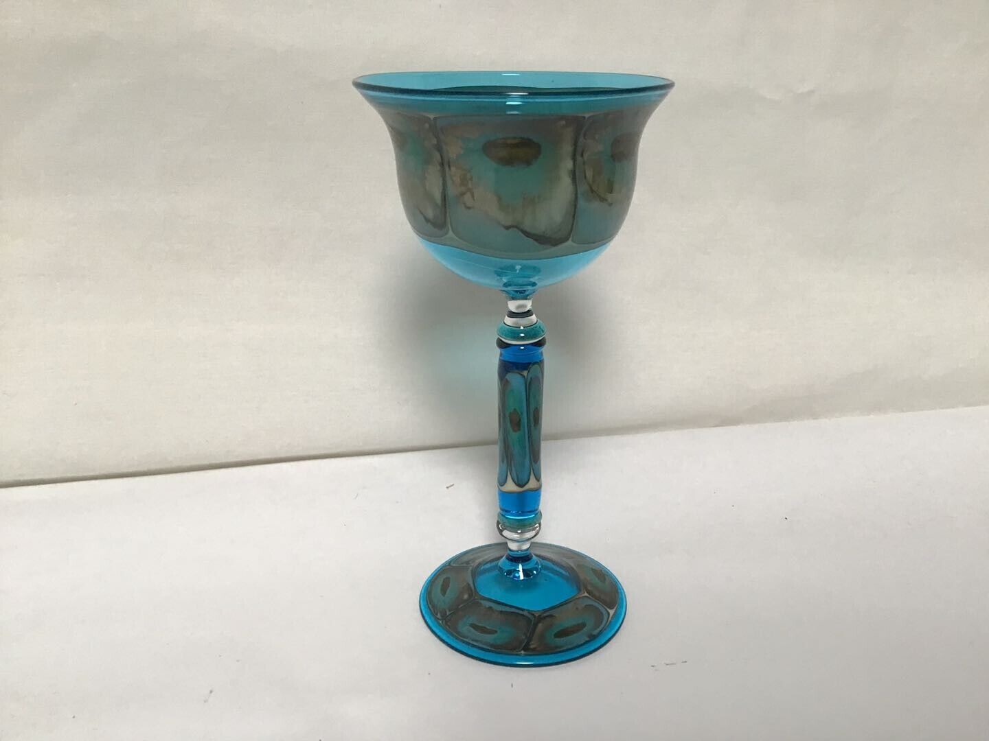 Z6 VINTAGE SOPHISTICATED BEAUTIFUL SPECIAL GRADE DELICATE BLUE WINE GLASS