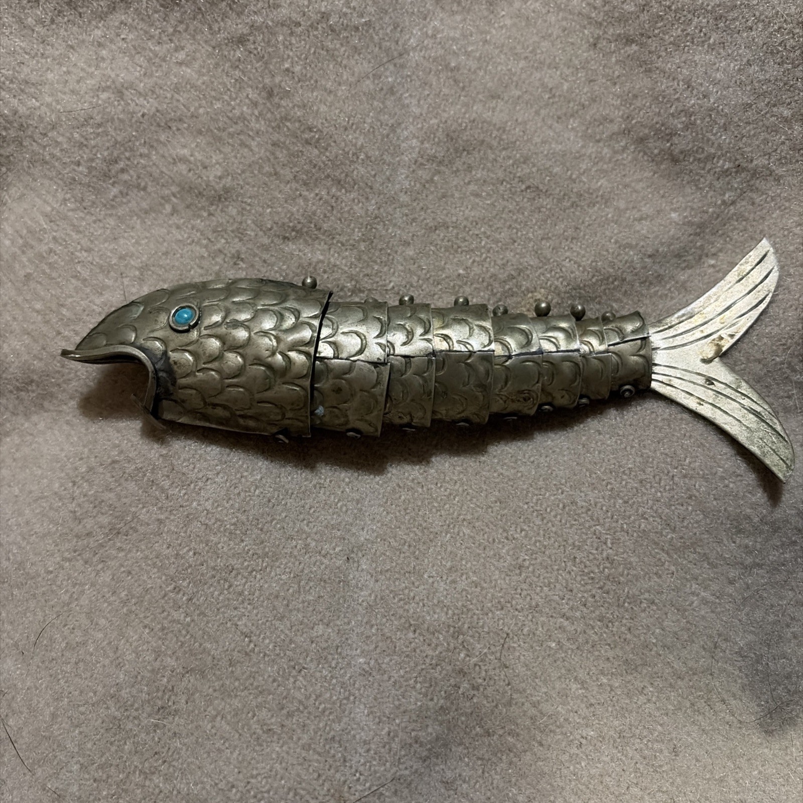 VINTAGE 5.5 inch ARTICULATED FISH BOTTLE OPENER   turquoise Eyes ￼