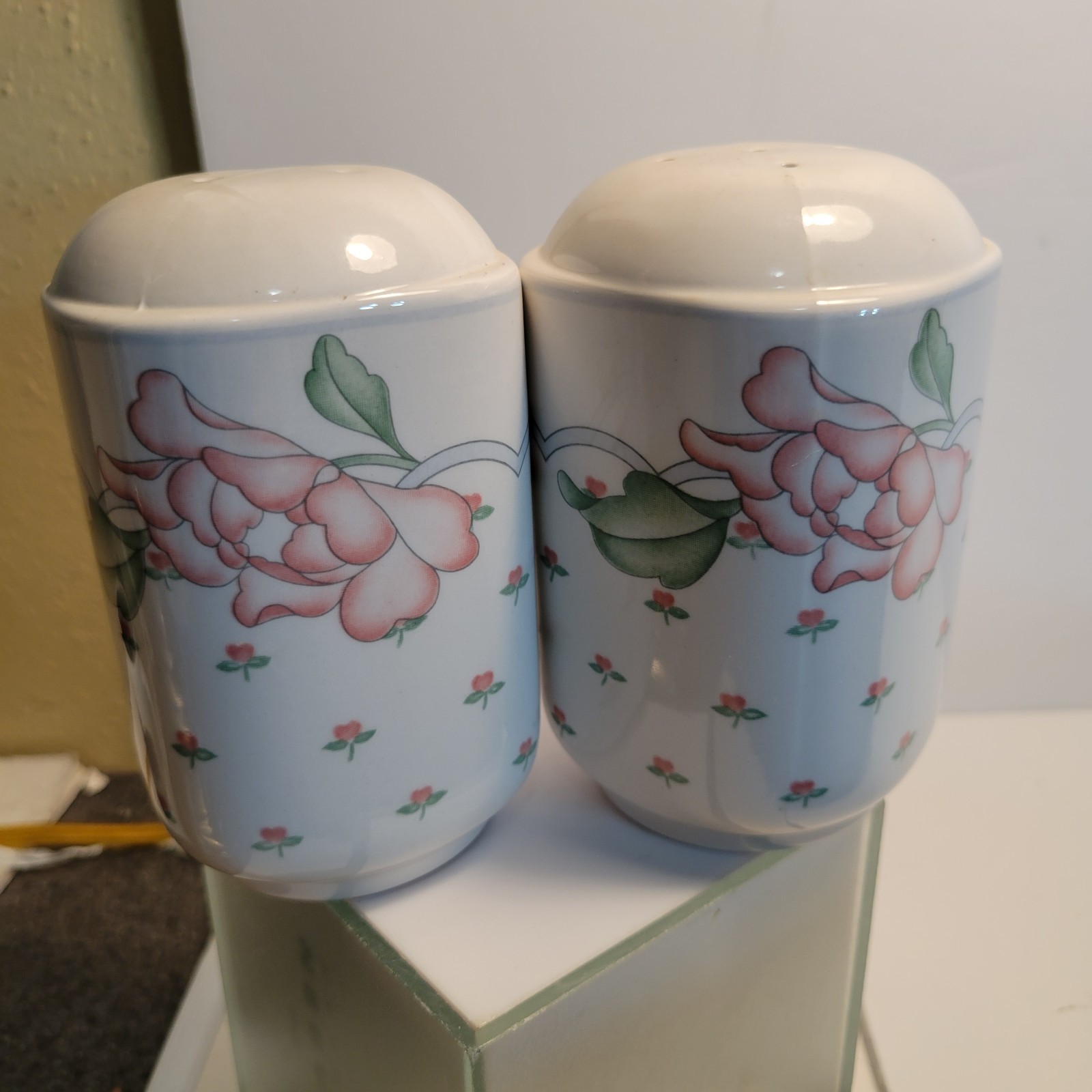 Sango  Salt Pepper Shakers Rose Chintz Print 3793 Korea Vintage Suzanne Evans