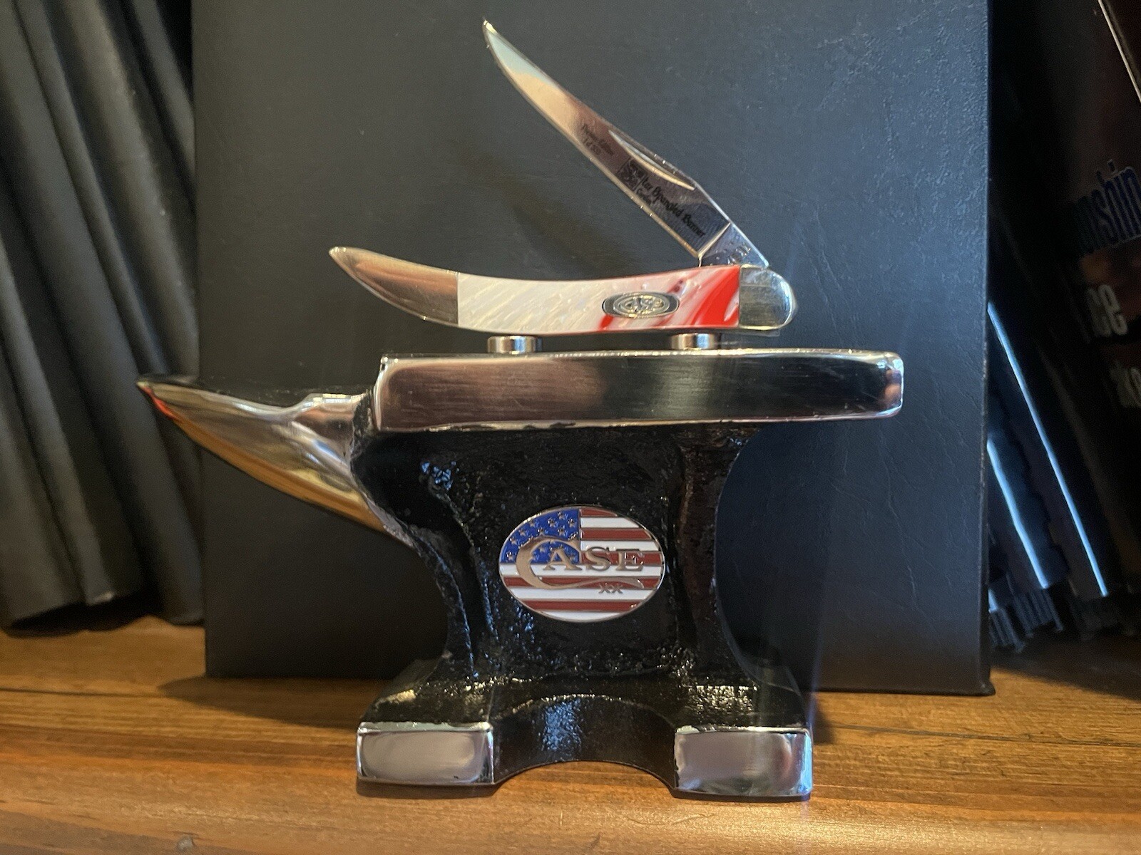 CaseXX Patriotic 2lb Display Knife Anvil. Beautiful Piece. *Knife Not Included