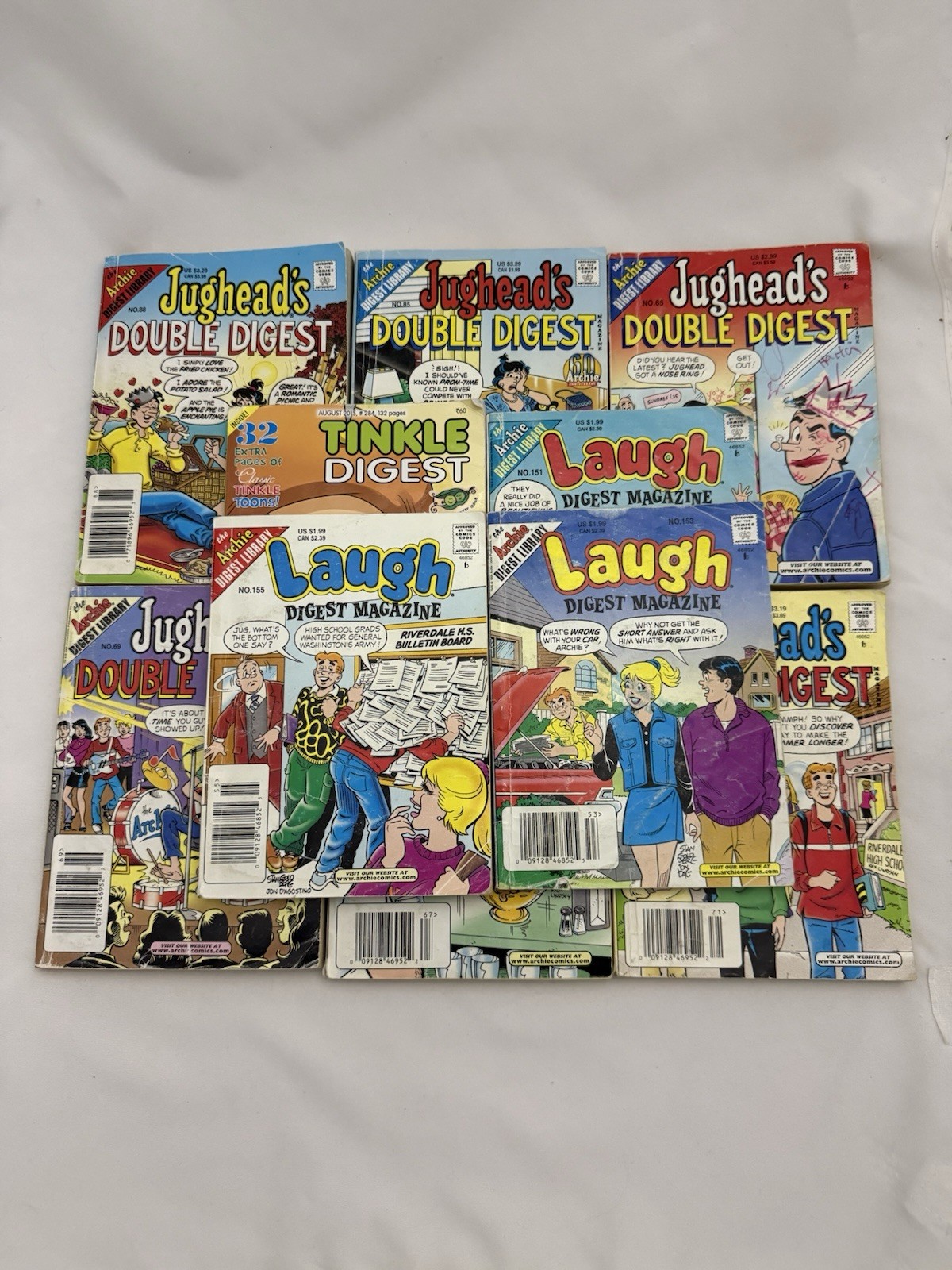 Lot Of 10 Vintage Jughead Digest (6) Laugh Magazine (3) Tinkle (1) See Pics