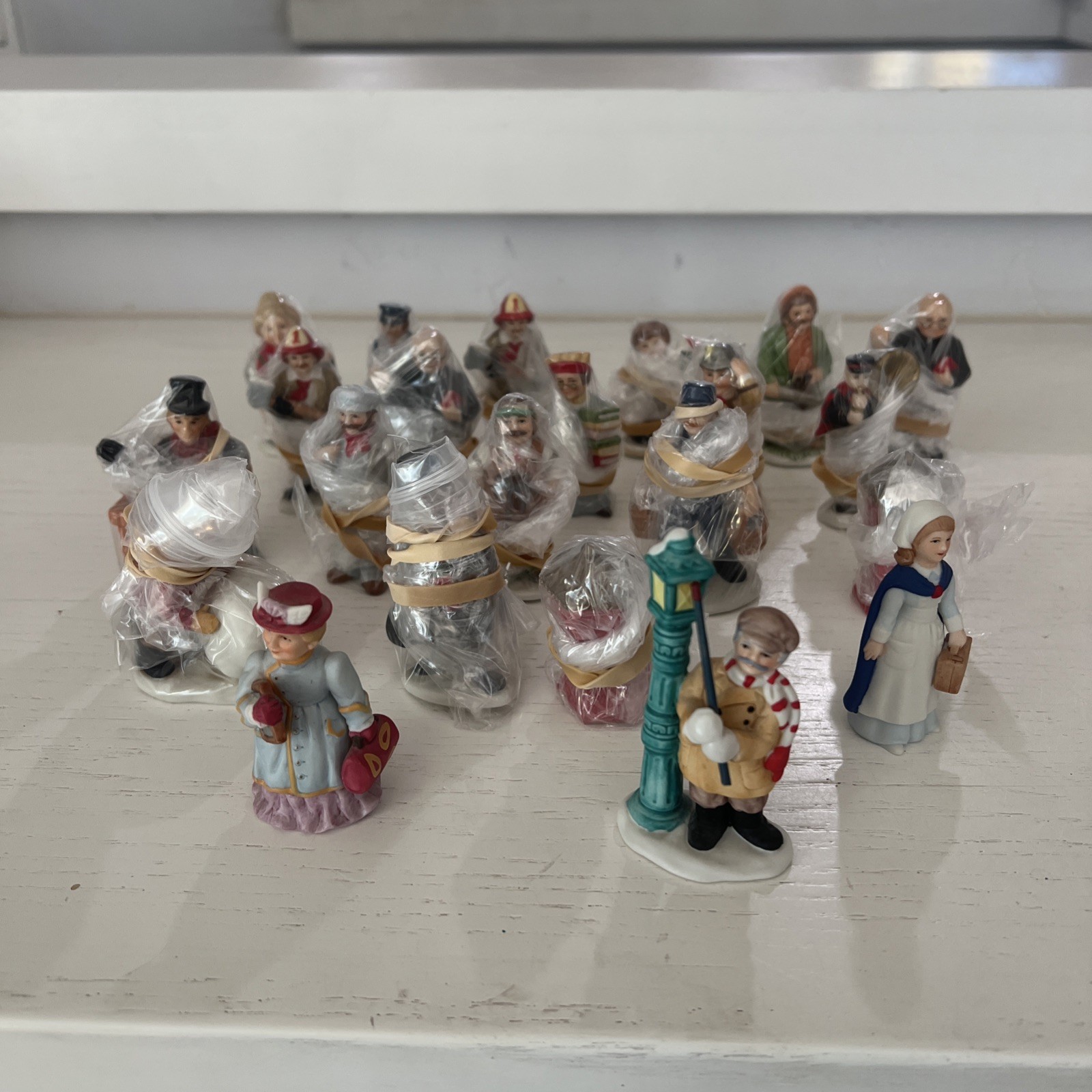 Lefton Geo Z/GZL Lot of 22 Christmas Village Figurines Vtg 80s/90s People