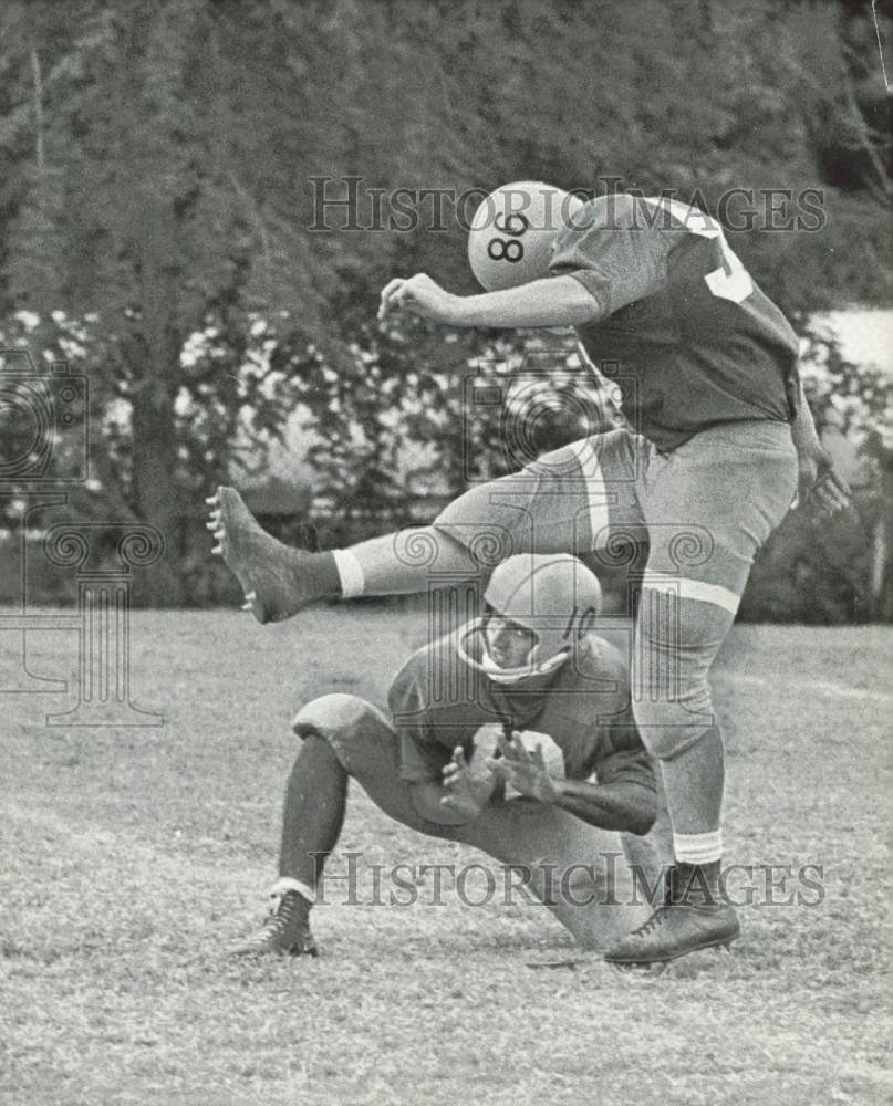 1961 Press Photo Football Player George Mira - lrs28091