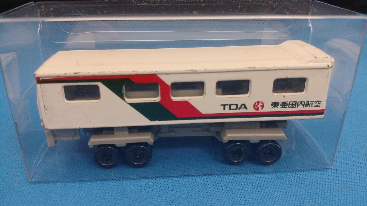 TOMY Made in Japan Tomica Mitsubishi P.T.V Lamp Bus
