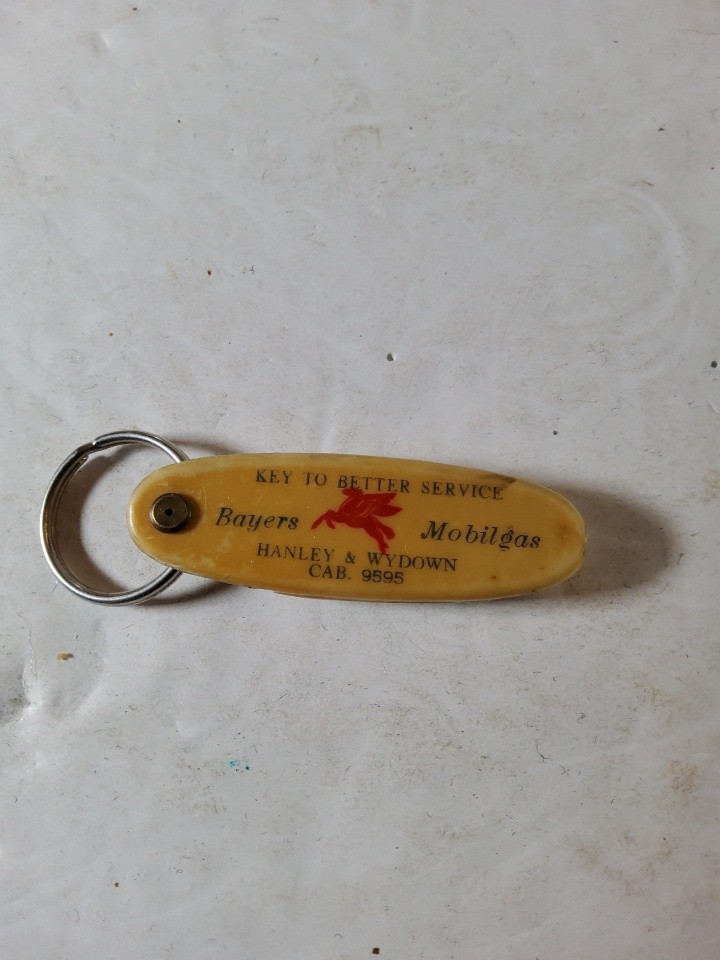 Vintage Mobile Gas Rare Pegasus Keychain