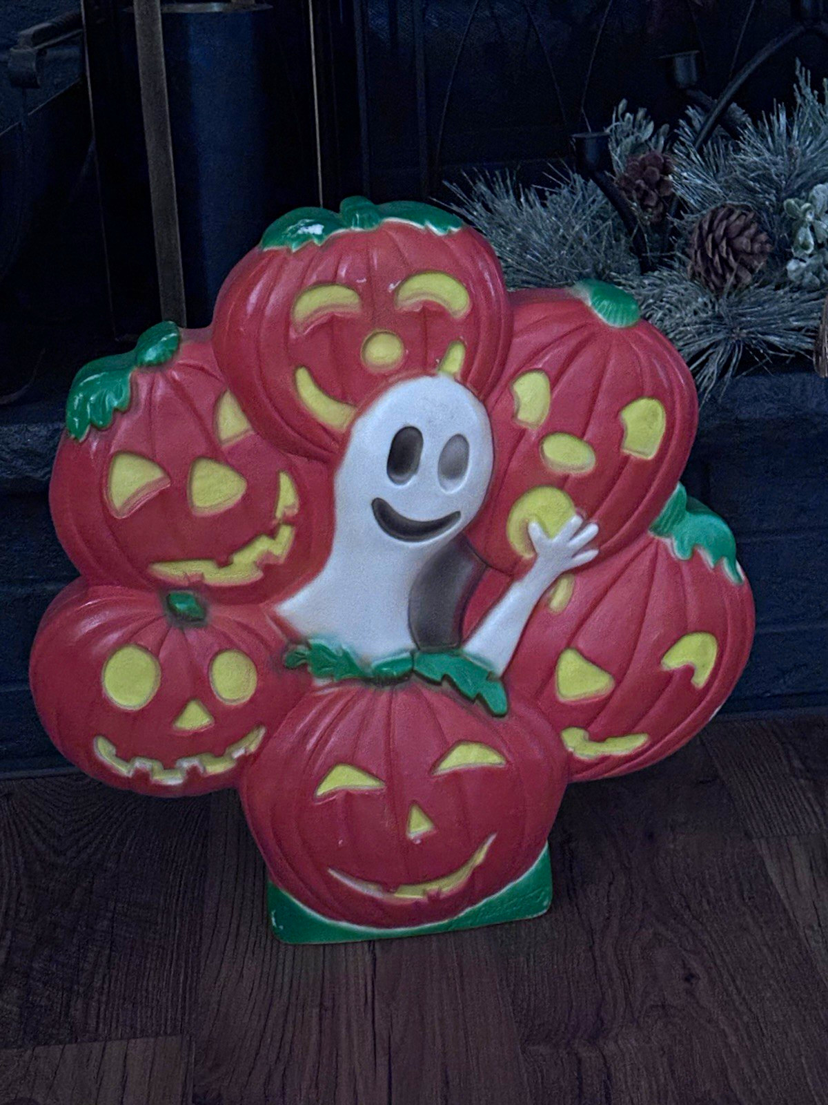 Vintage Don Featherstone Halloween Ghost Wreath Blow Mold,