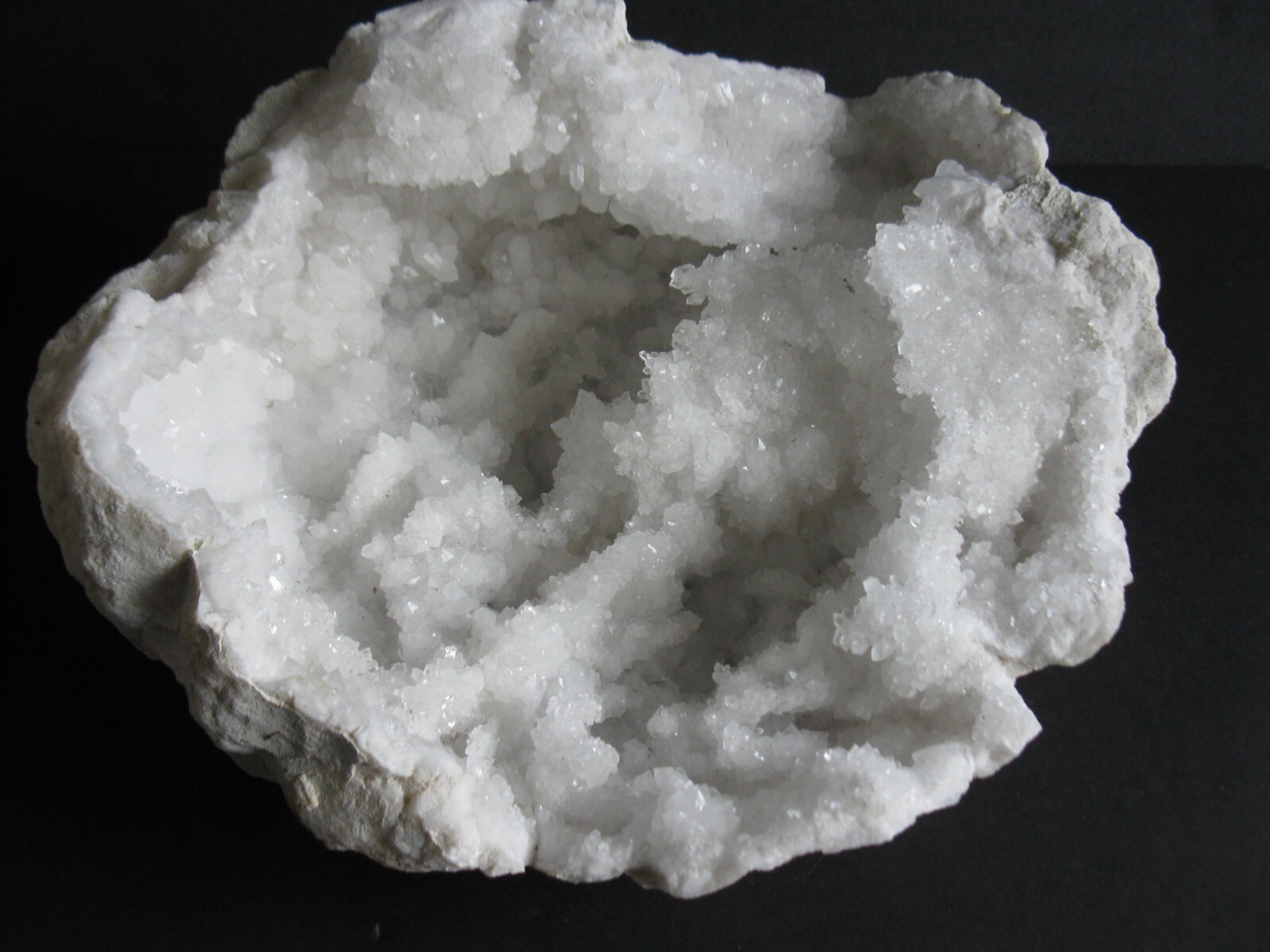 NATURAL WHITE QUARTZ CRYSTAL GEODES 7 LB.11 OZ REAL PRETTY SPARKLE