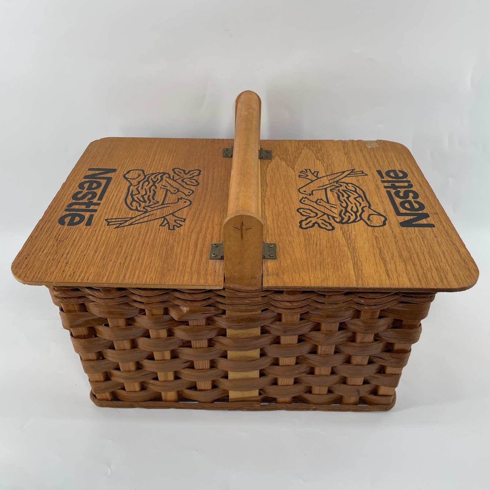 Vintage Nestle Basket Picnic Hinged Lid Handle 17\