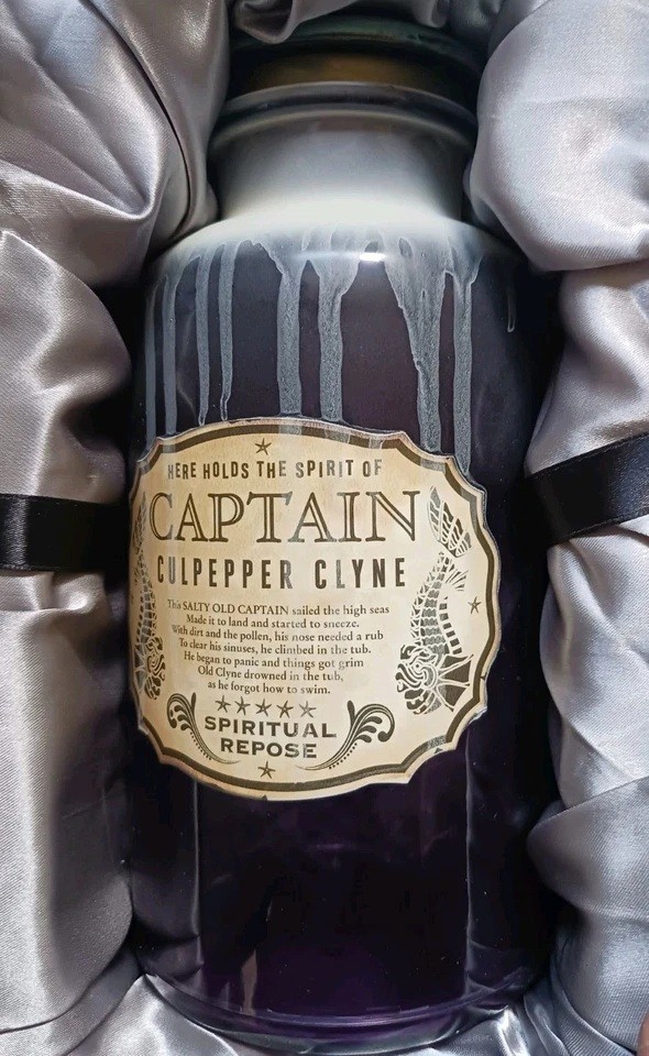 Disney Haunted Mansion Host A Ghost Captain Culpepper Clyne Spirit Jar: RARE NIB