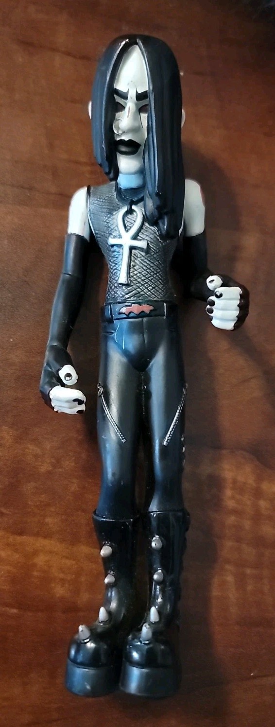 Mezco Bleeding Edge Begoth Doll: ‘Dagger’ Male 2003 Series. Used Excellent. X12