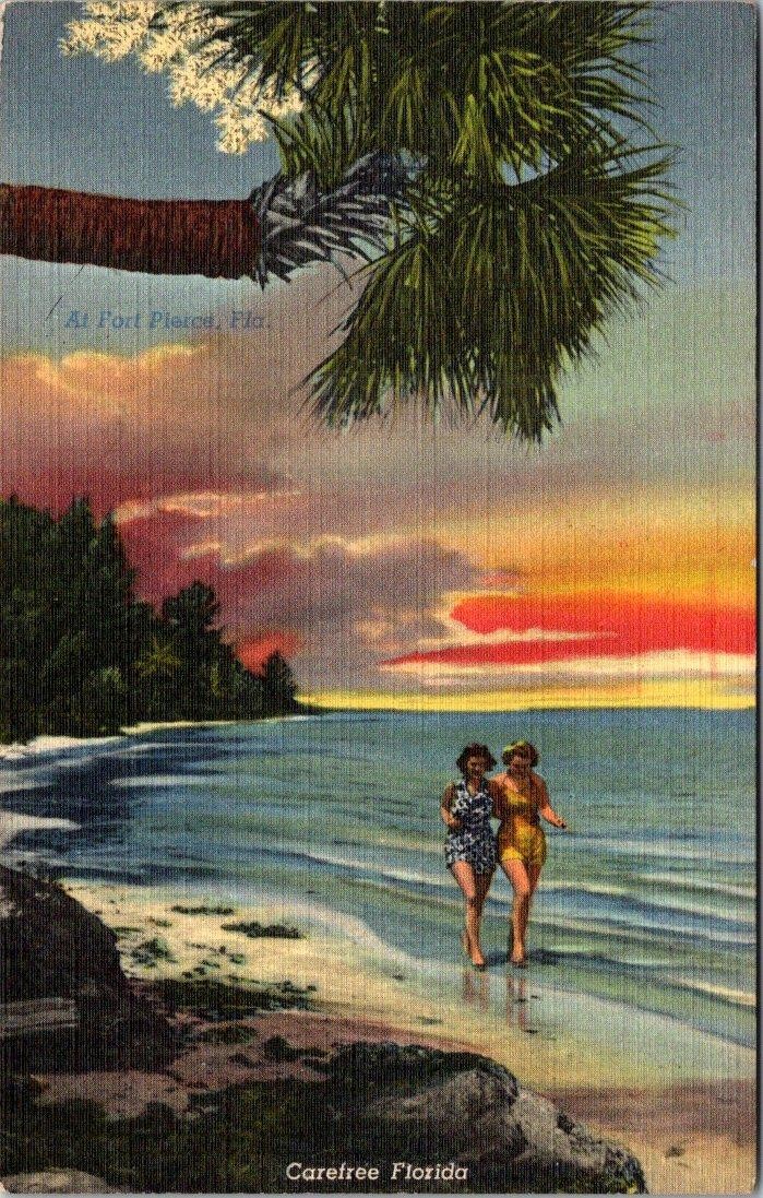 1951 CAREFREE FLORIDA BATHING BEAUTIES ARM in ARM BEACH VINTAGE LINEN POSTCARD